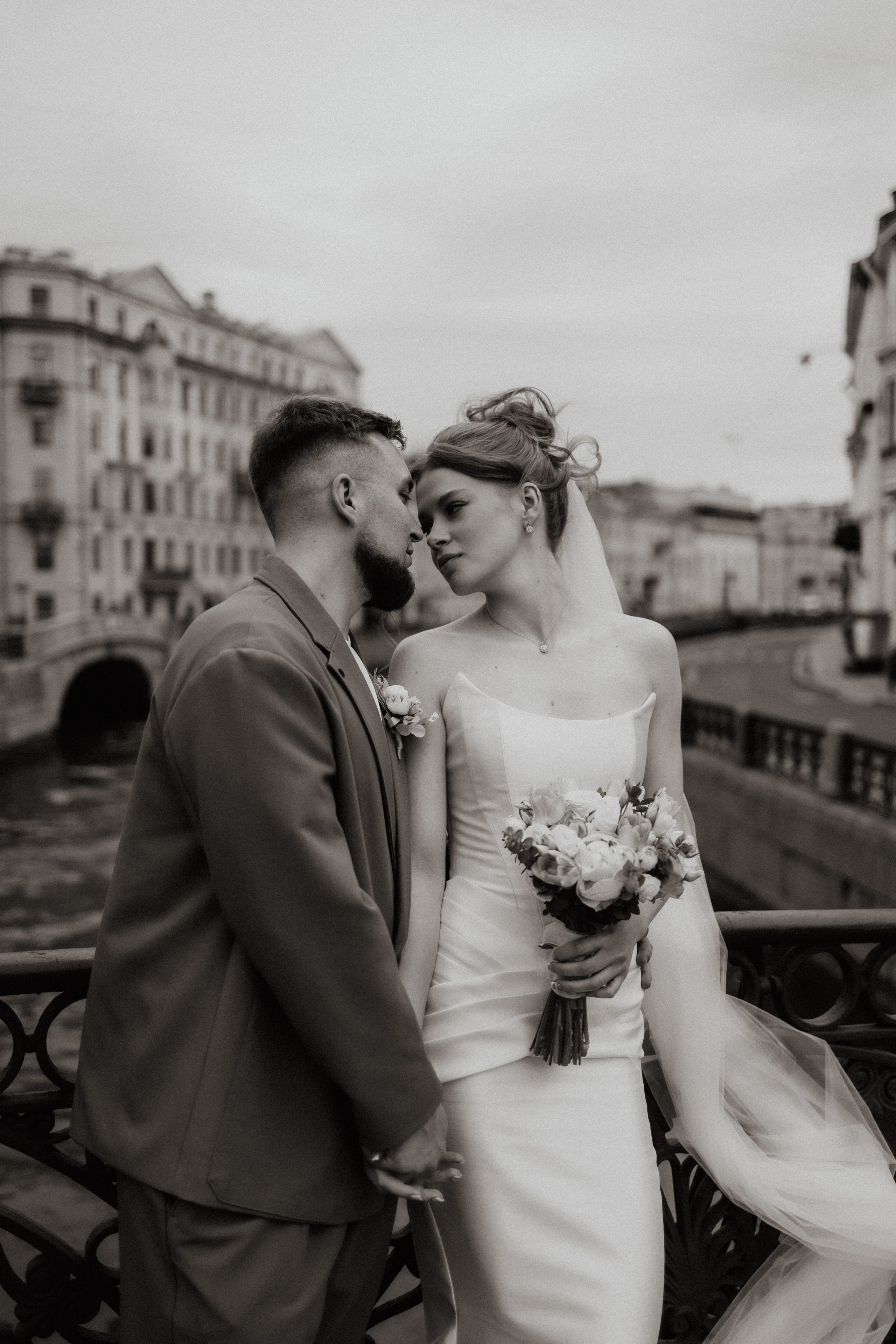 В объятиях города. Свадебный фотограф в Санкт-Петербурге Анастасия Селиванова