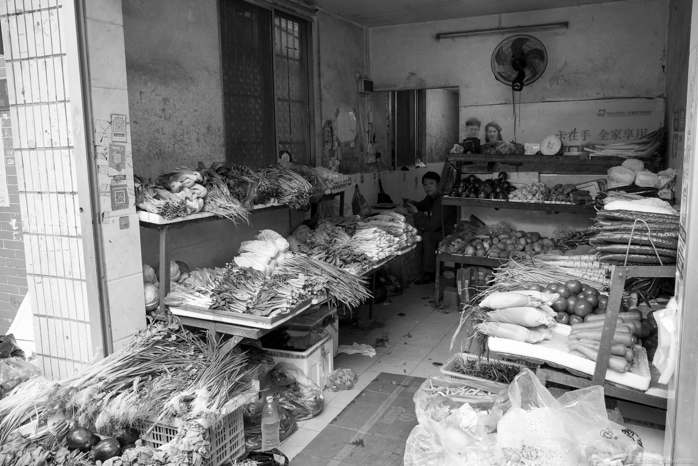 Shipai Urban Village. Photographer in Guangzhou, China. Archibald Sonnenhaft