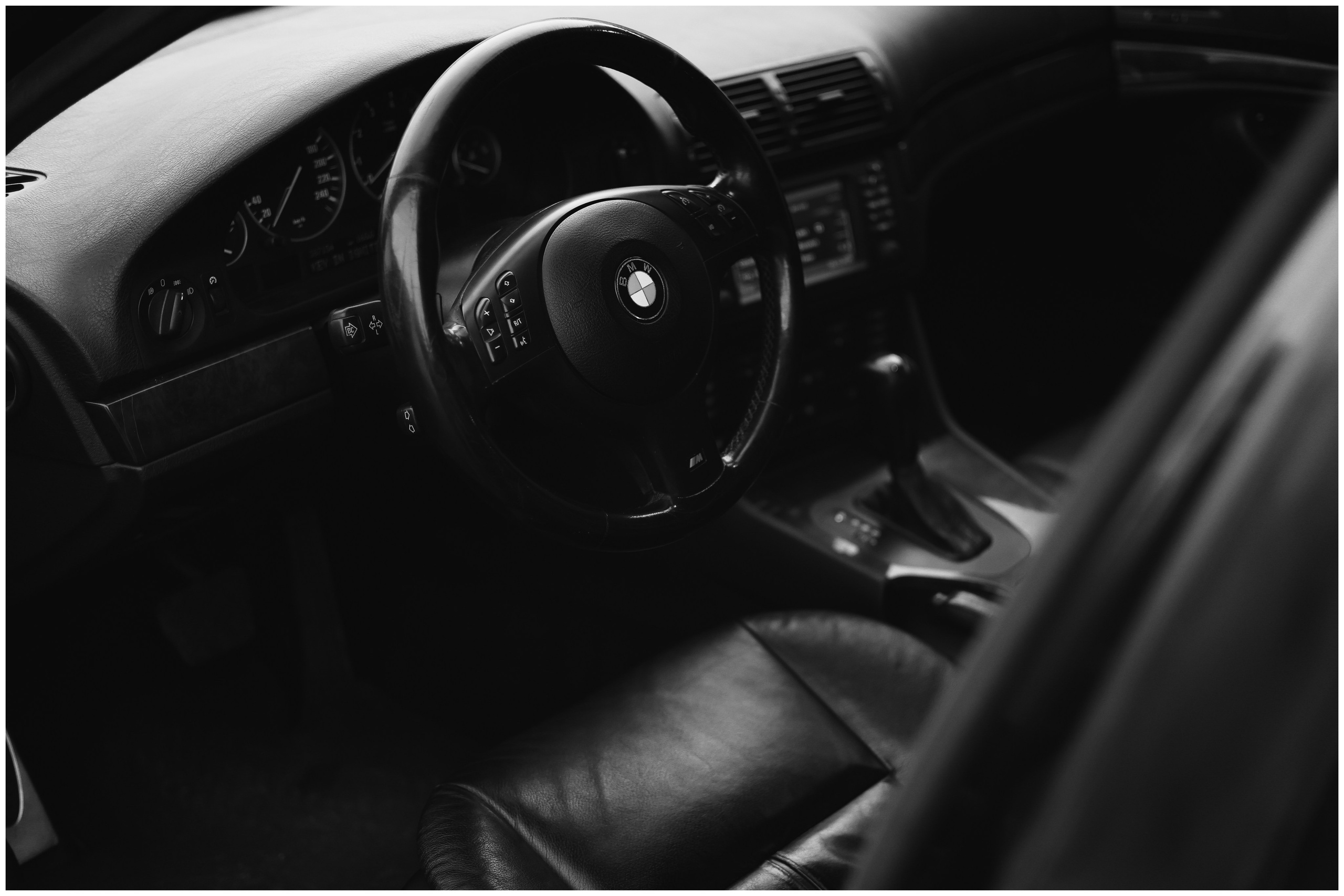 Богдан и Михаил. Портретный фотограф в Орле. Готовые фото за 3 дня! Помощь в позировании. Советы по организации