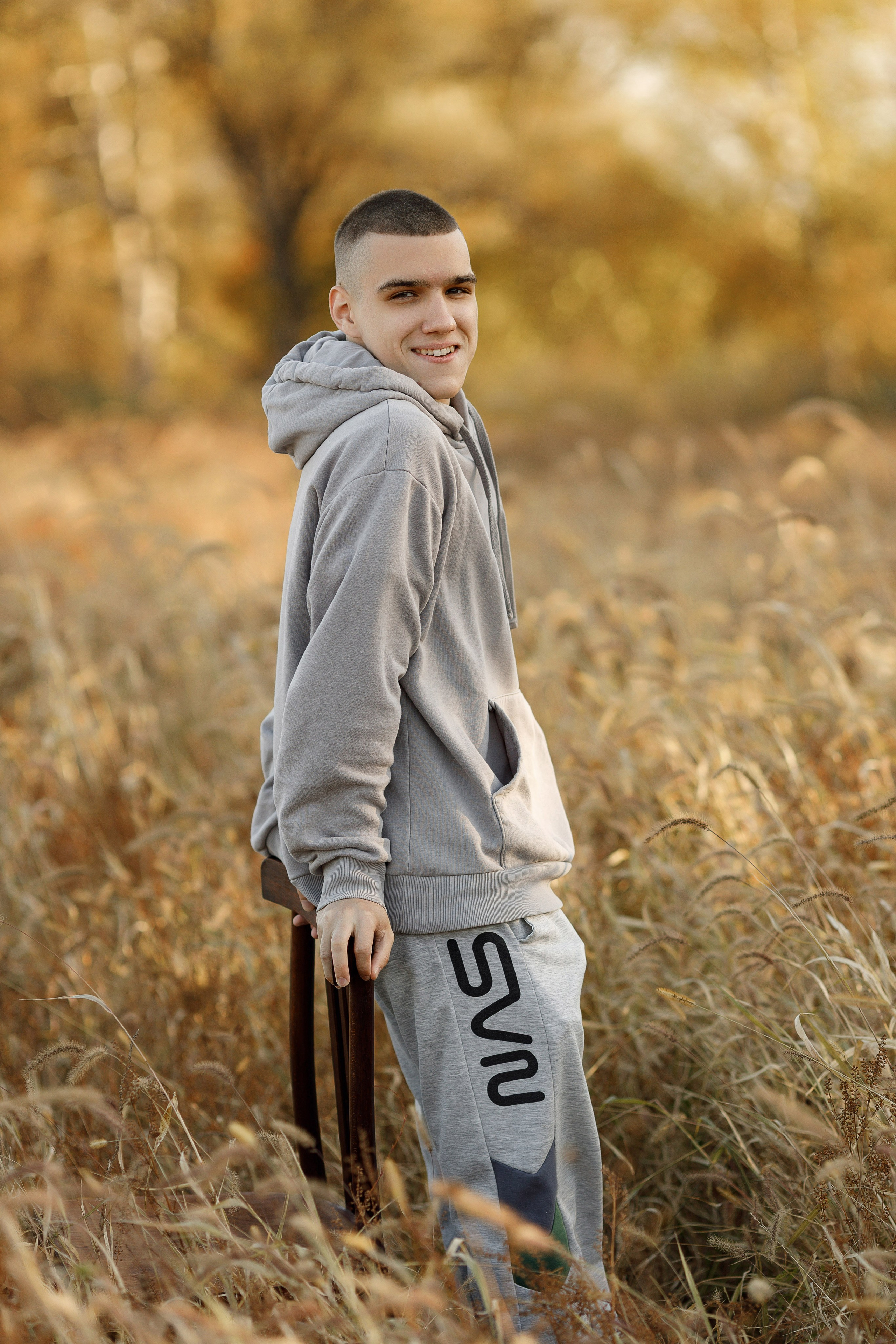 Осень 11 класс (съемка в поле). Photoalbum-vl.ru