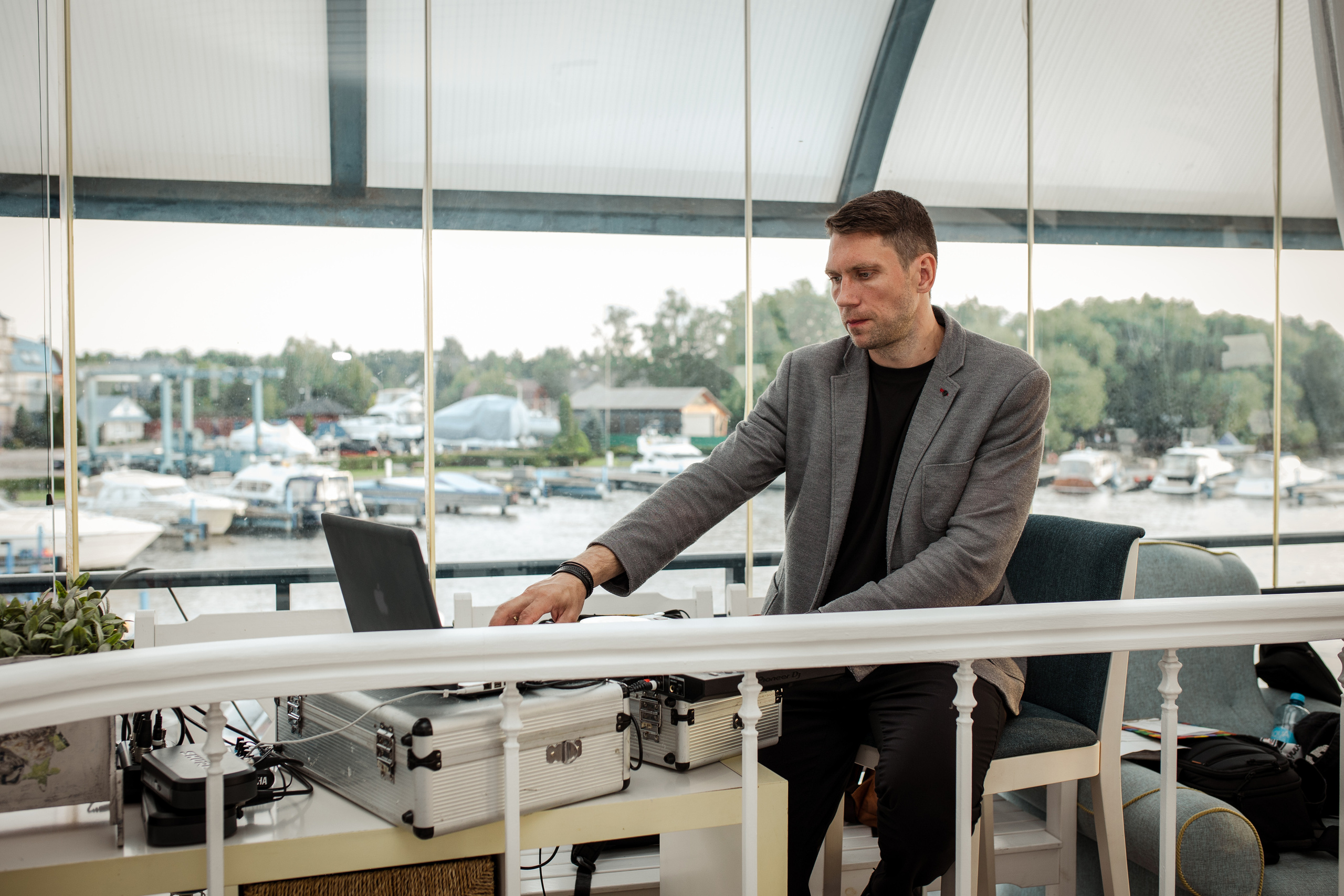 Денис и Маша. Ведущий на свадьбу в Москве Зубков Алексей