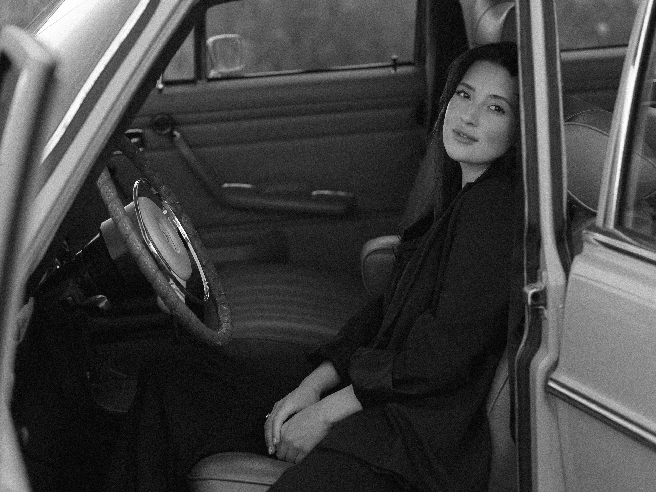 ТАНЯ И БУЛАТ, РЕТРО МАШИНА. Свадебный и индивидуальный фотограф в Челябинске Евгения Негодяева