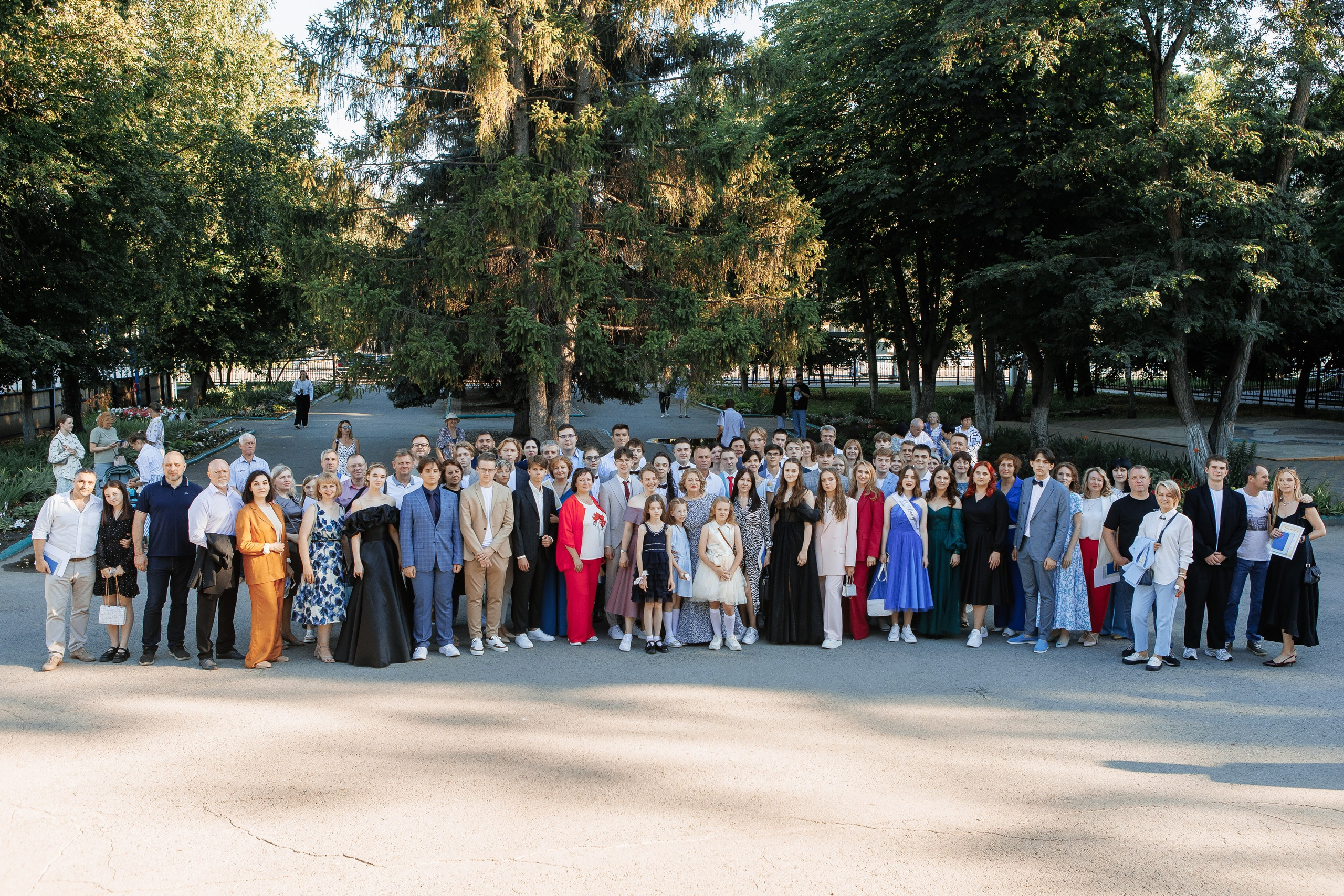 Выпускной Гимназия 12 2024 г. Свадебный и портретный Фотограф в Липецке Дмитрий Котюков