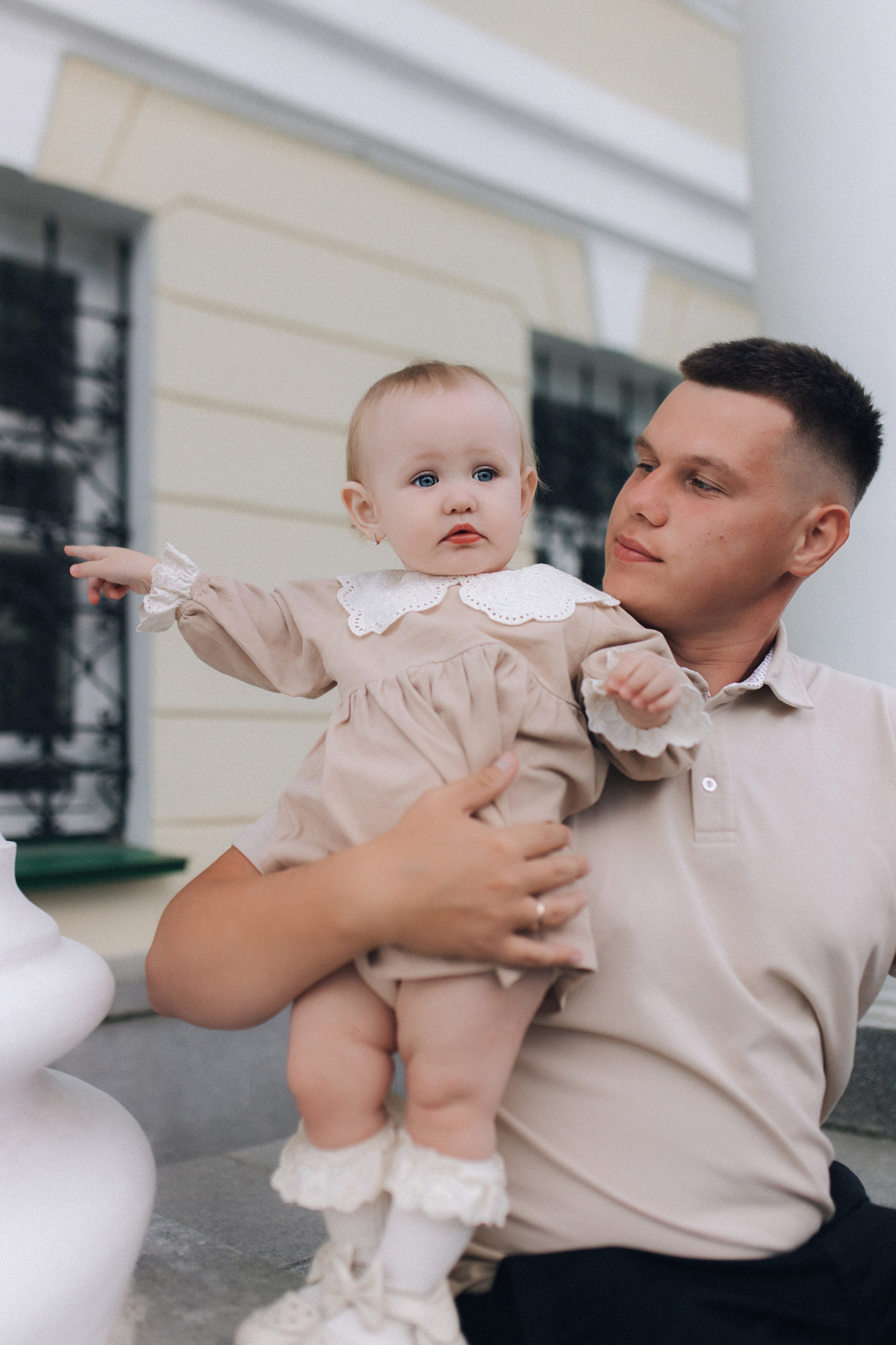 Семейная фотосессия летом в городе. Семейный фотограф Екатеринбург Черепанова Олеся