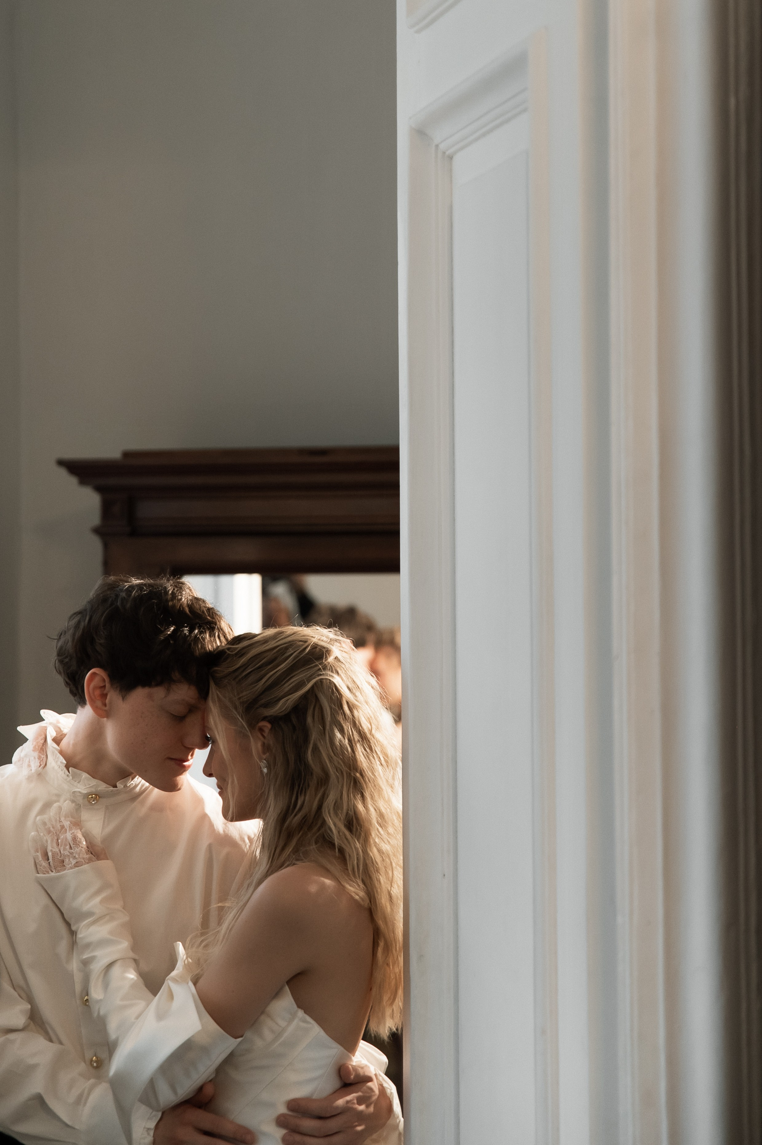 Свадебная съемка в исторической квартире на Чистых прудах. Ярослава Ерина — свадебный фотограф в Москве