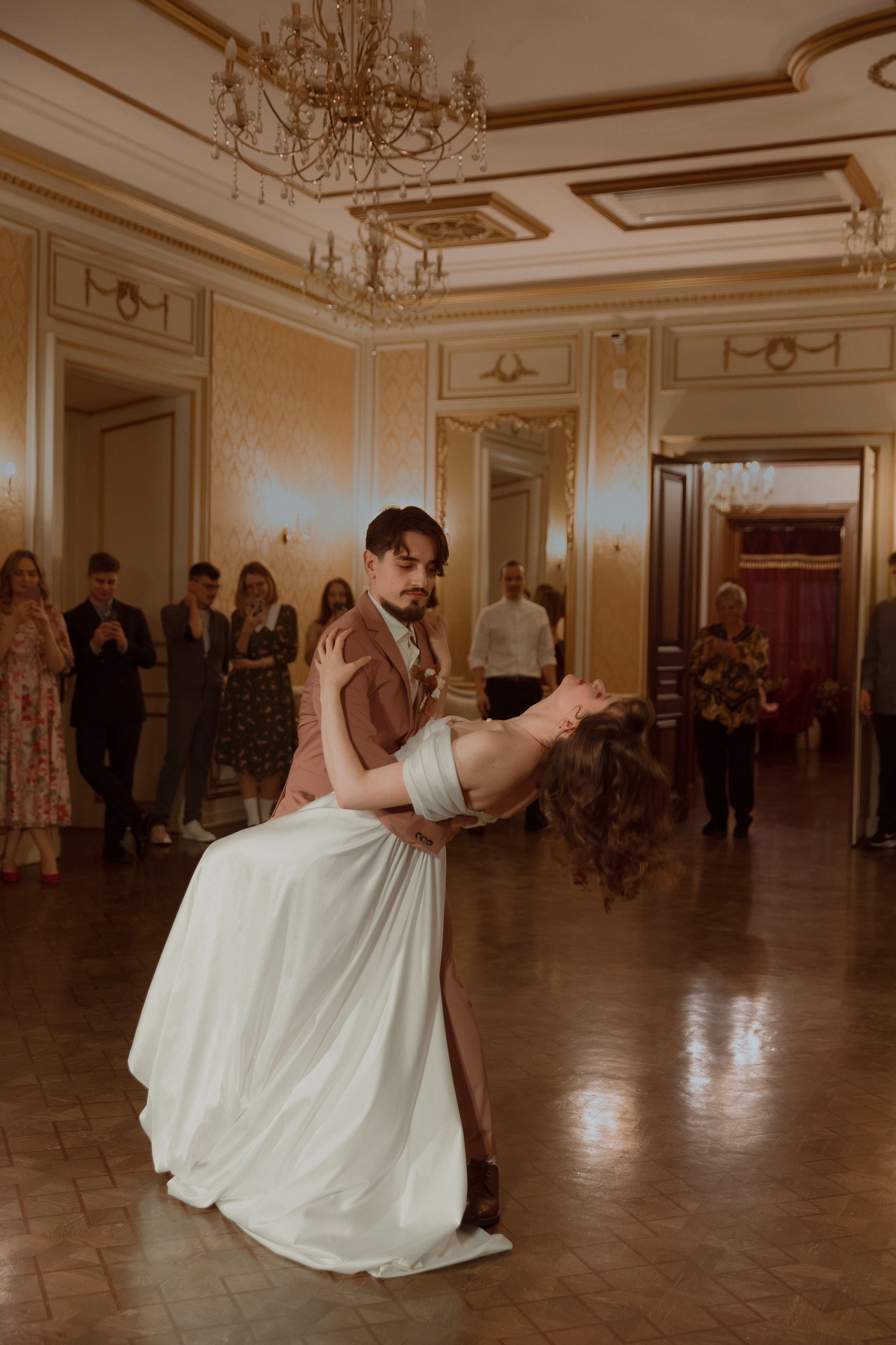 Welcome back to your own dinner party. Фотограф Лия Козловская Минск