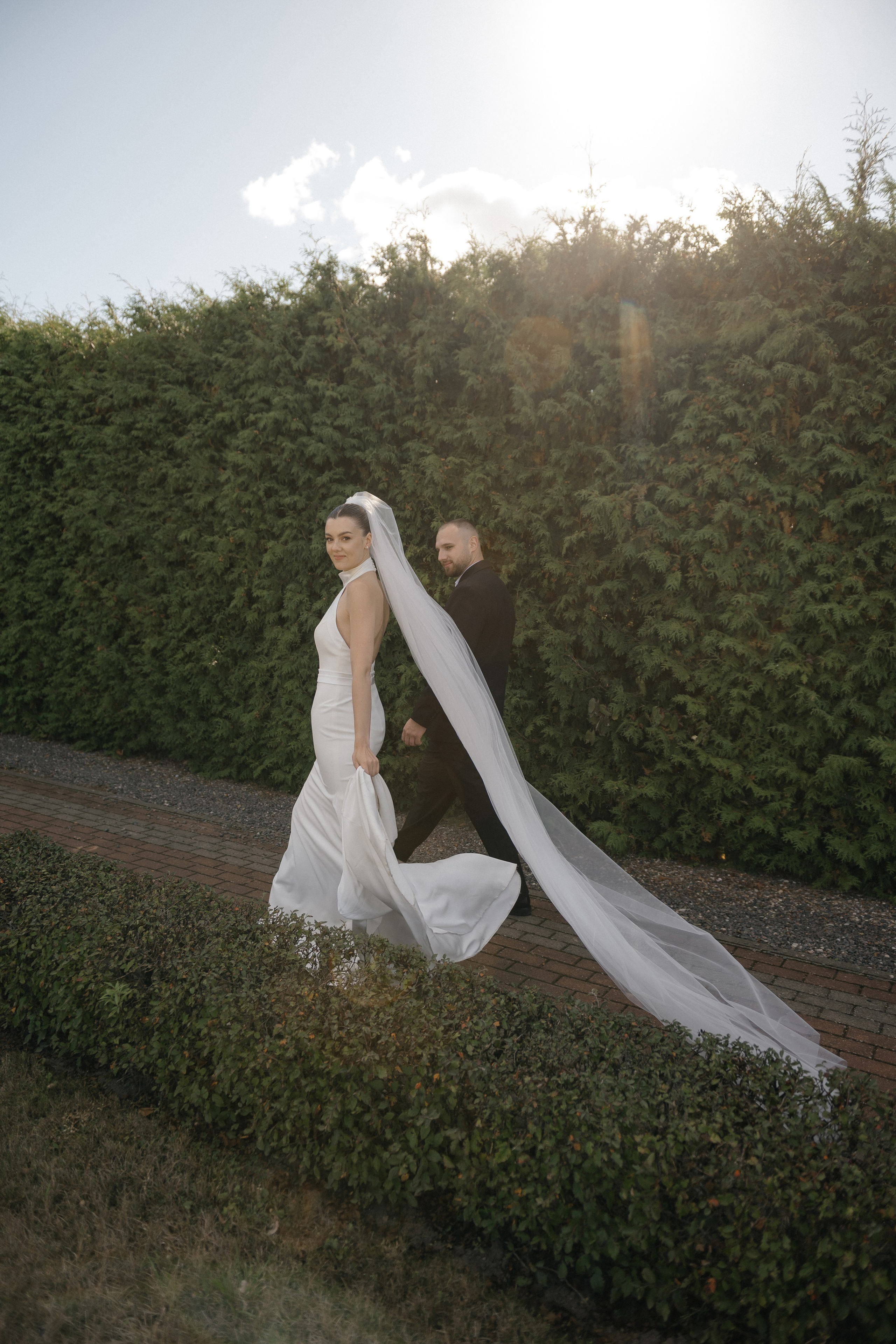 Wedding day in VERSAL PARK. Wedding PHOTOGRAPHER Andrew Vnukov