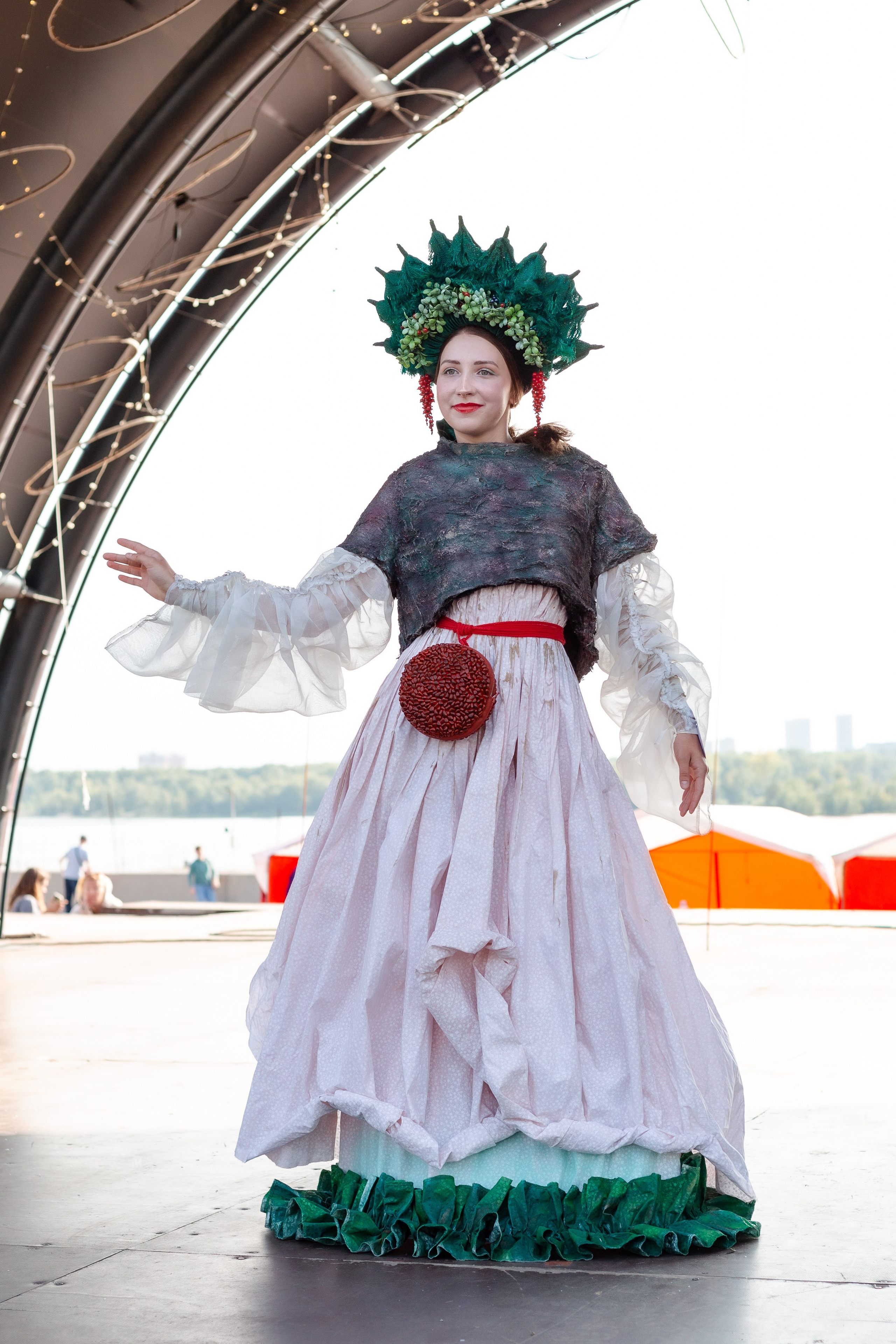 Модельный показ на набережной. Портретный и репортажный фотограф. Мыльников Илья