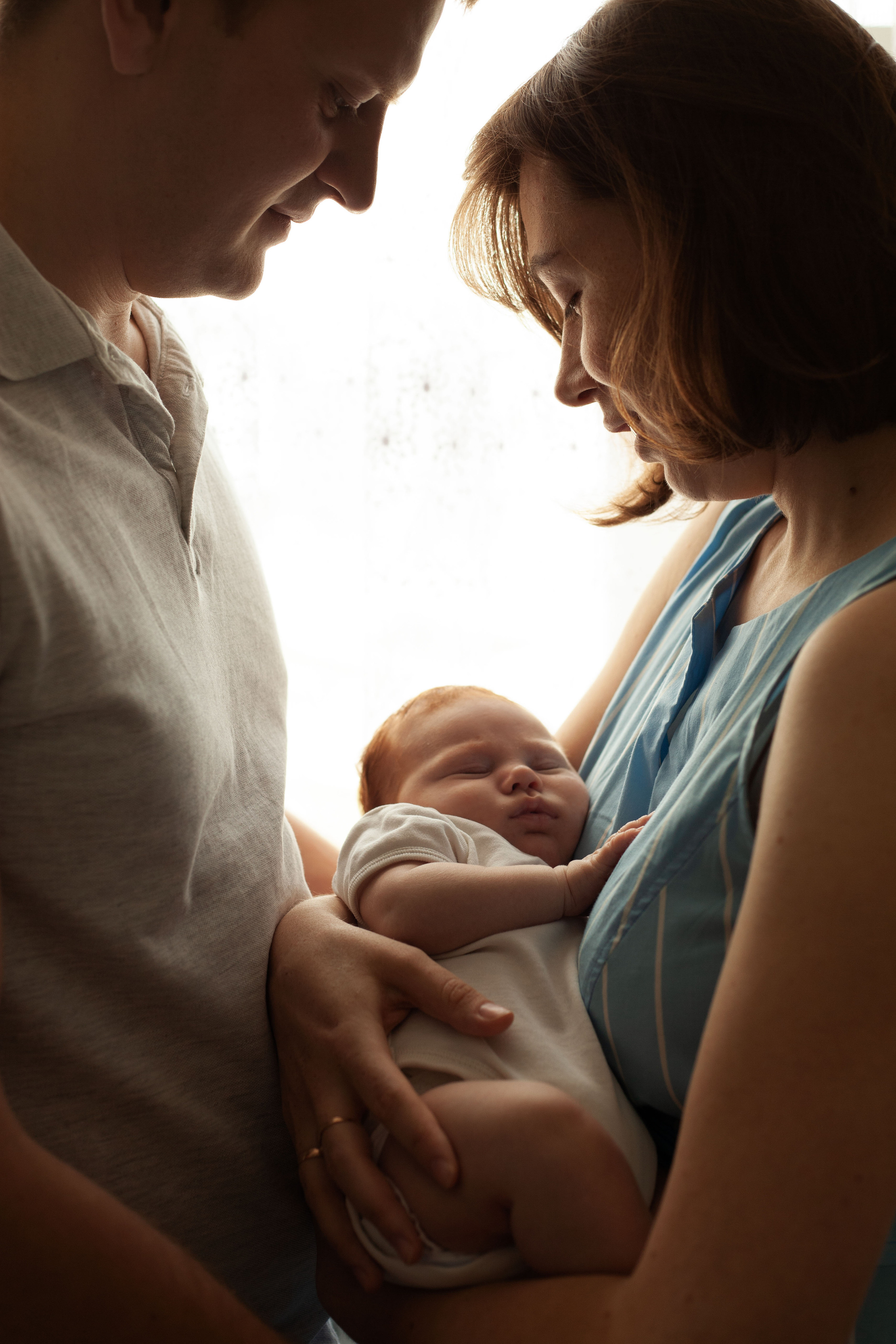 Домашняя фотосессия с новорожденным малышом. Фотограф видеограф Ольга Василевская