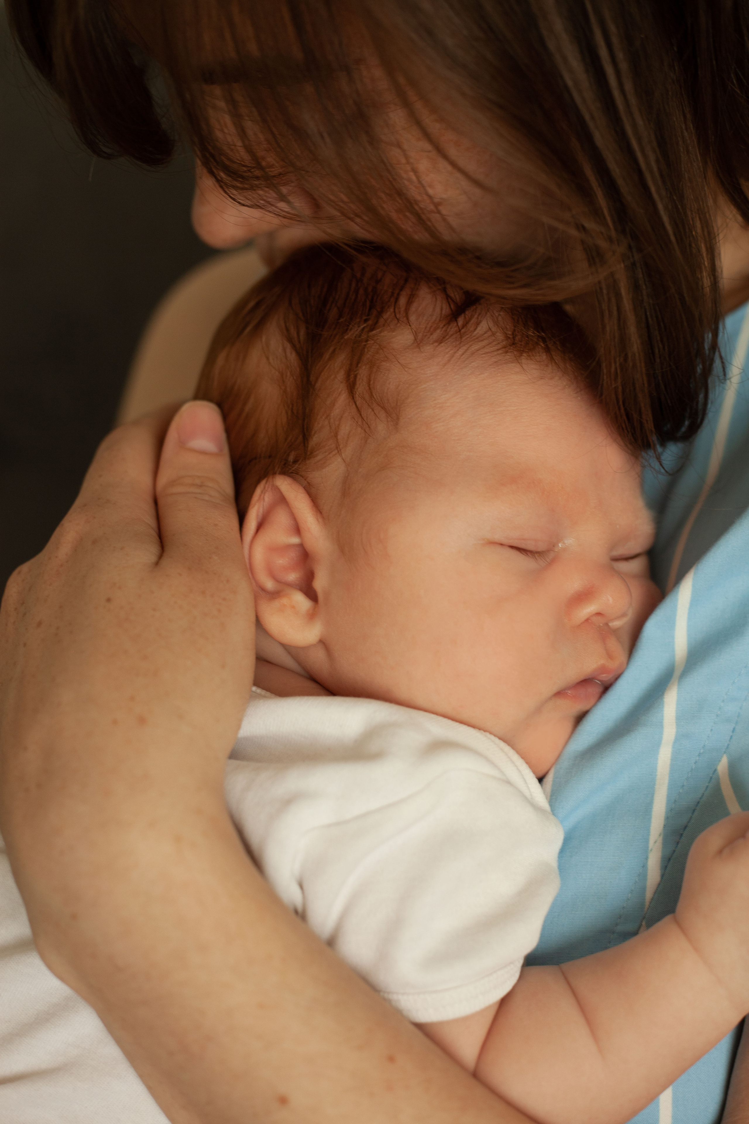 Домашняя фотосессия с новорожденным малышом. Фотограф видеограф Ольга Василевская