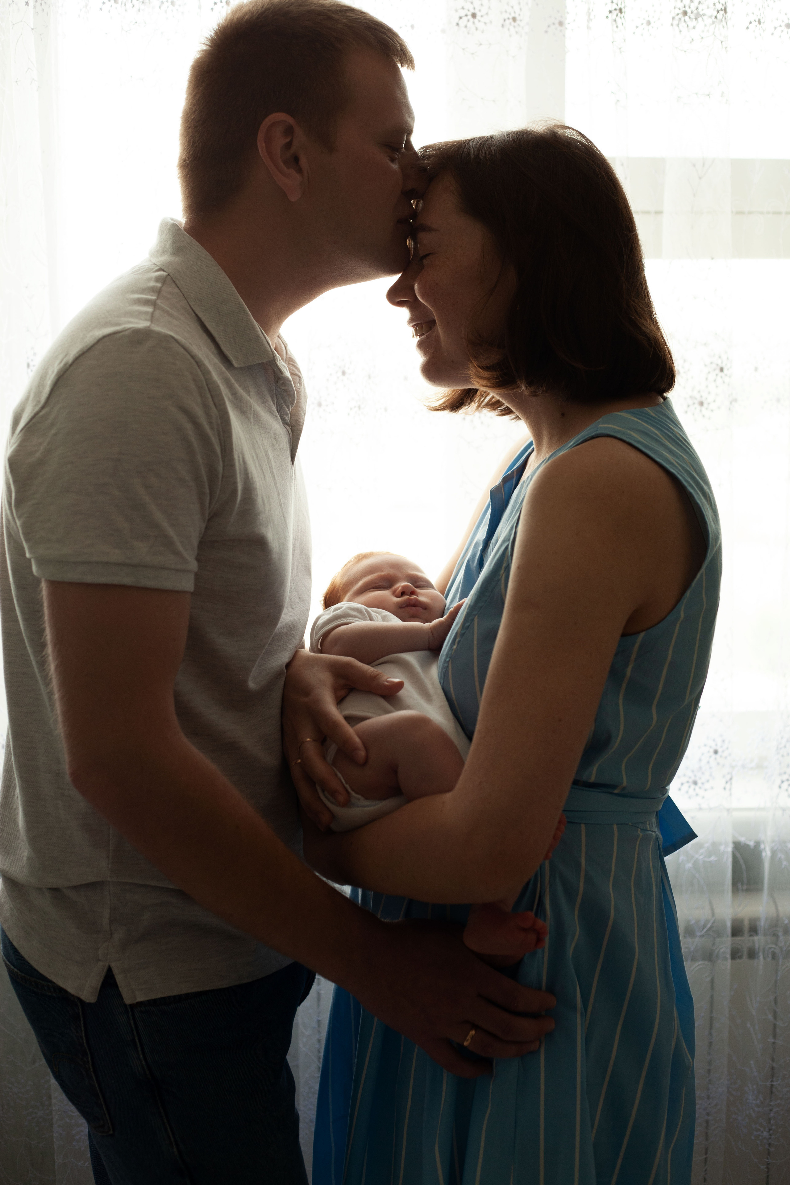 Домашняя фотосессия с новорожденным малышом. Фотограф видеограф Ольга Василевская