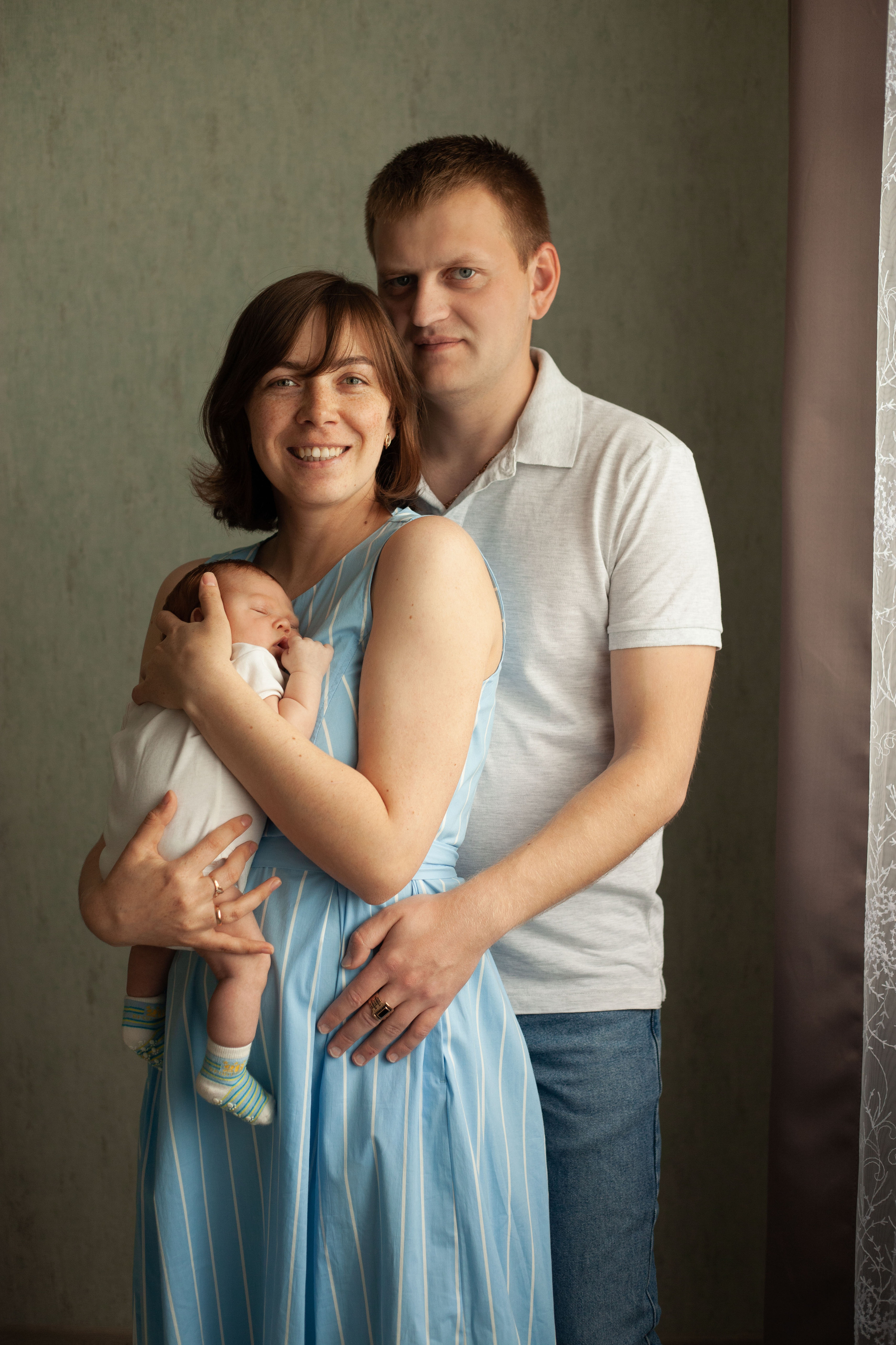 Домашняя фотосессия с новорожденным малышом. Фотограф видеограф Ольга Василевская