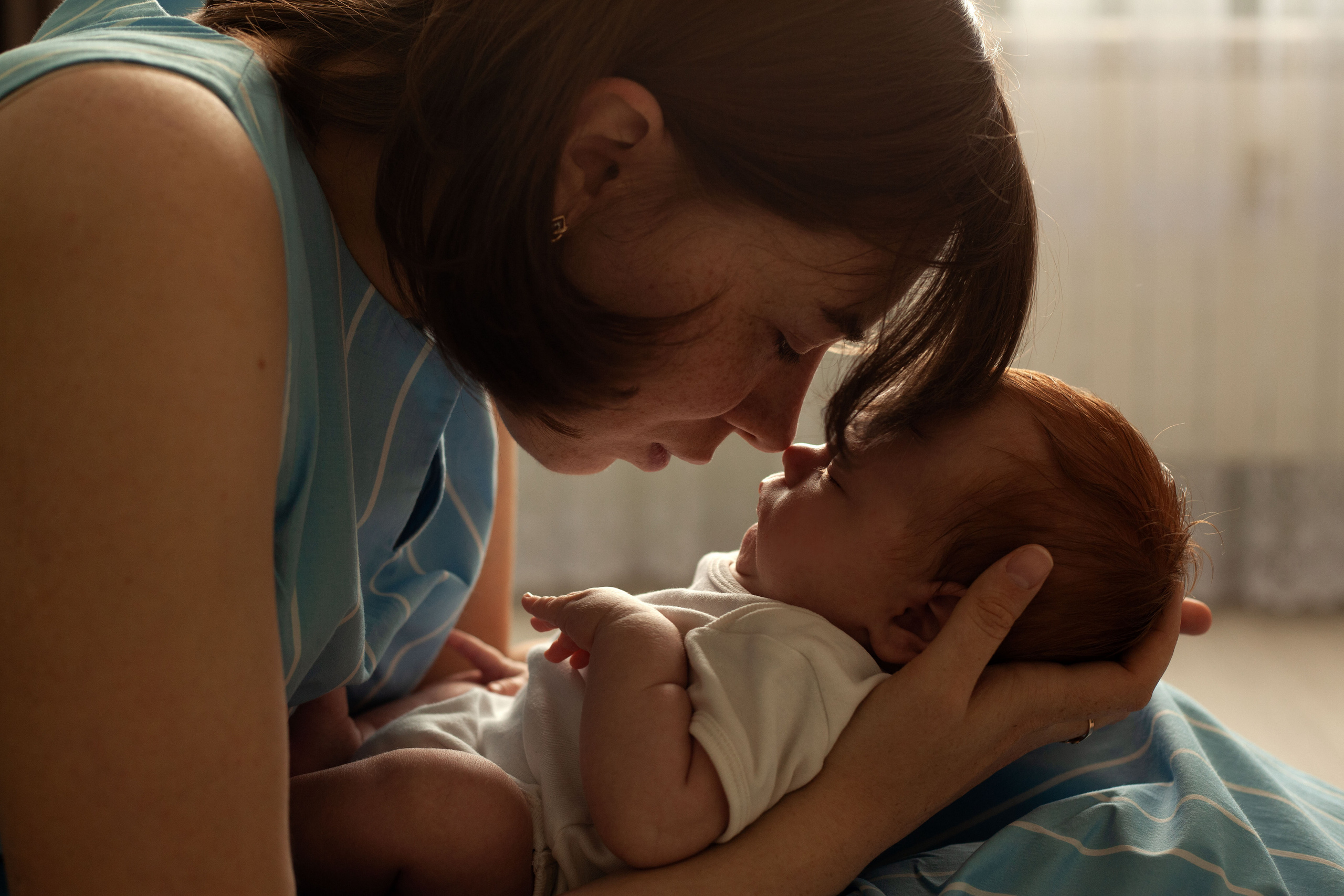 Домашняя фотосессия с новорожденным малышом. Фотограф видеограф Ольга Василевская