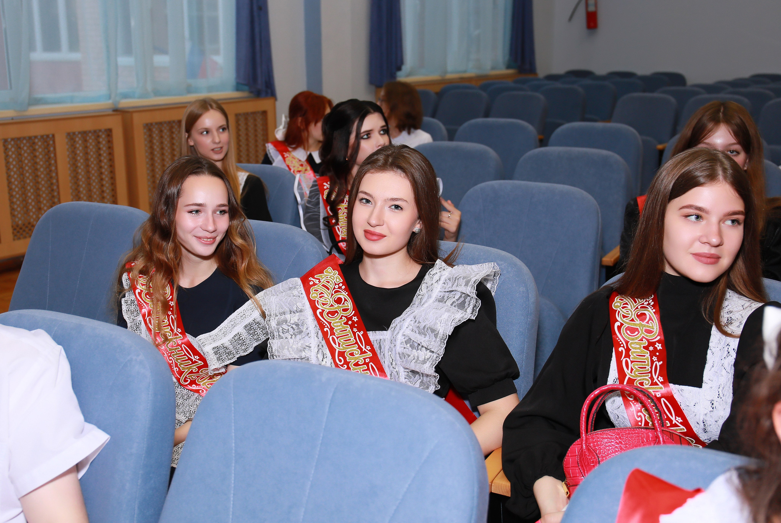 Вручение аттестатов (СОШ 101). Детский семейный фотограф Краснодар