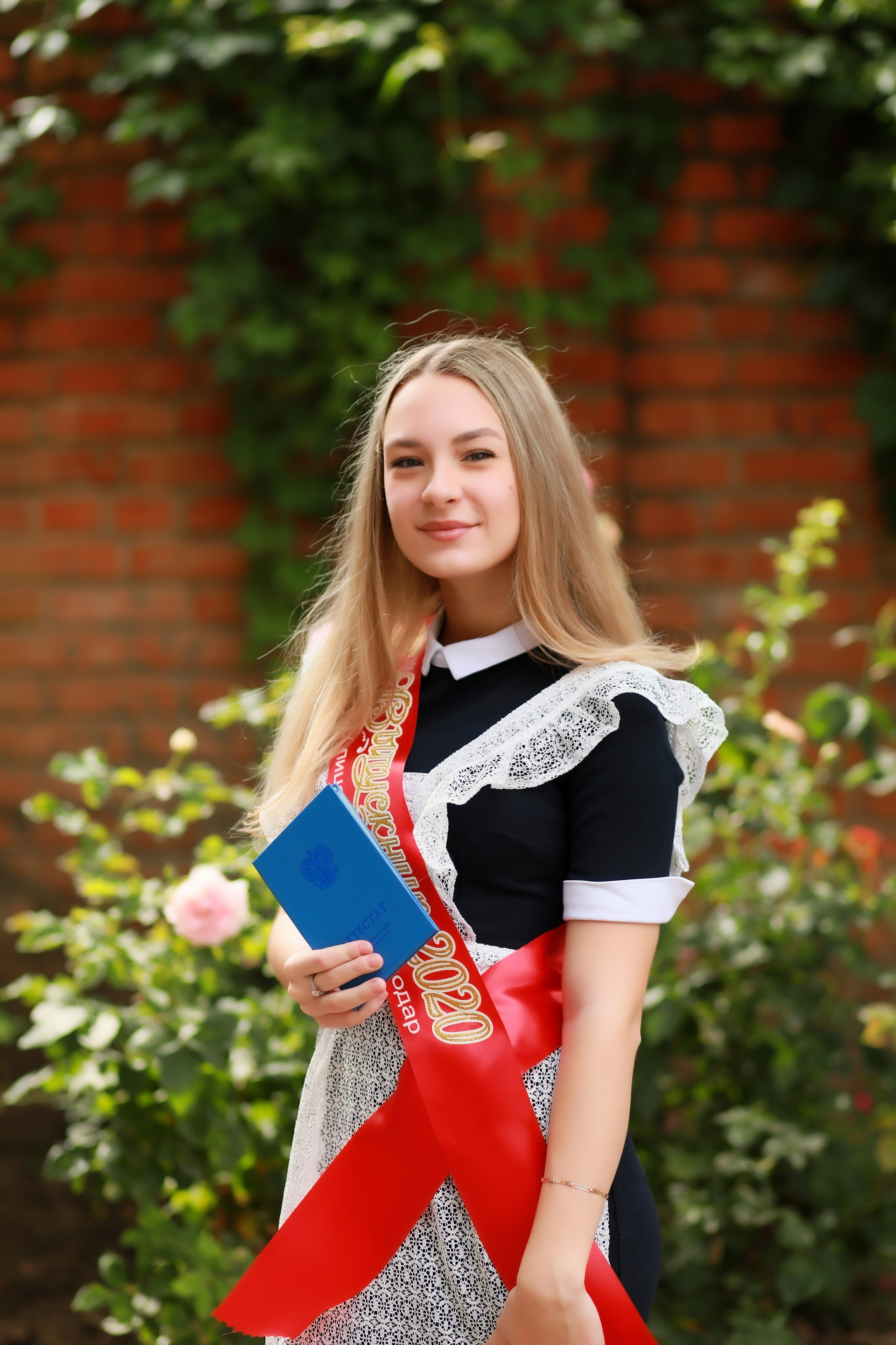 Вручение аттестатов (12 лицей). Детский семейный фотограф Краснодар