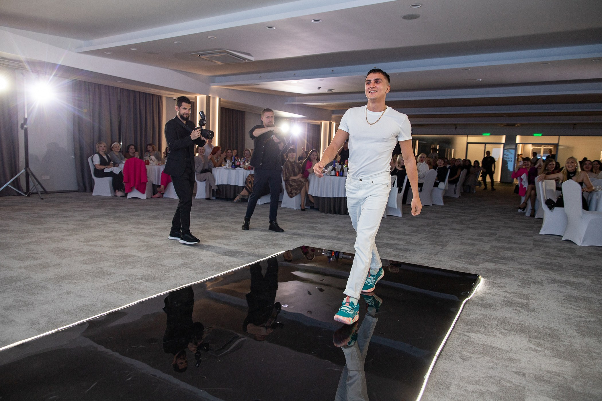 Fashion week ELDERMAFILL 2.0 CITY PARK. Интерьерный и фуд фотограф в Иркутске Дмитрий Арно