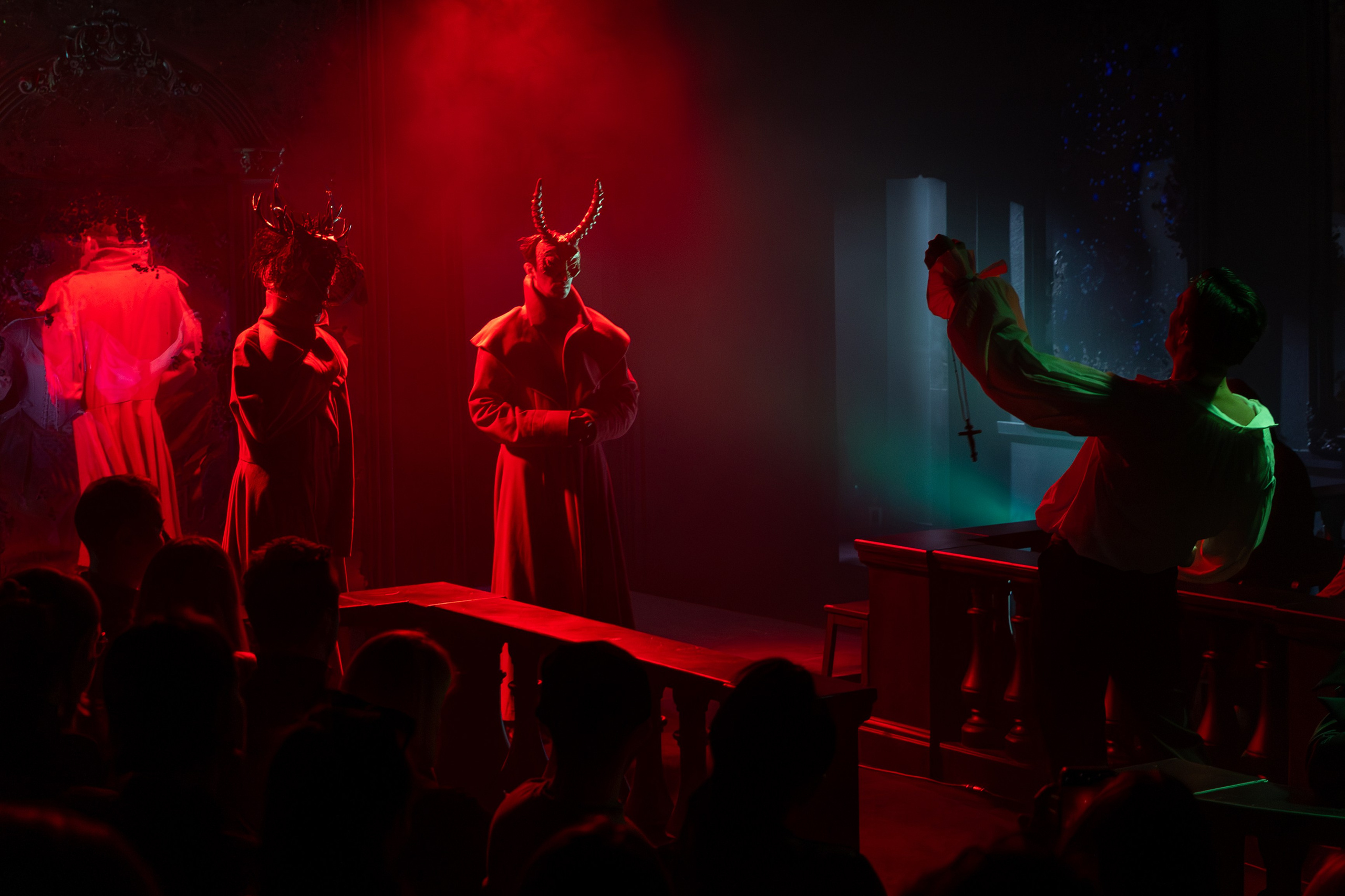 Театральная постановка «Сумерки.Москва». Репортажный фотограф в Москве Аида Исламова