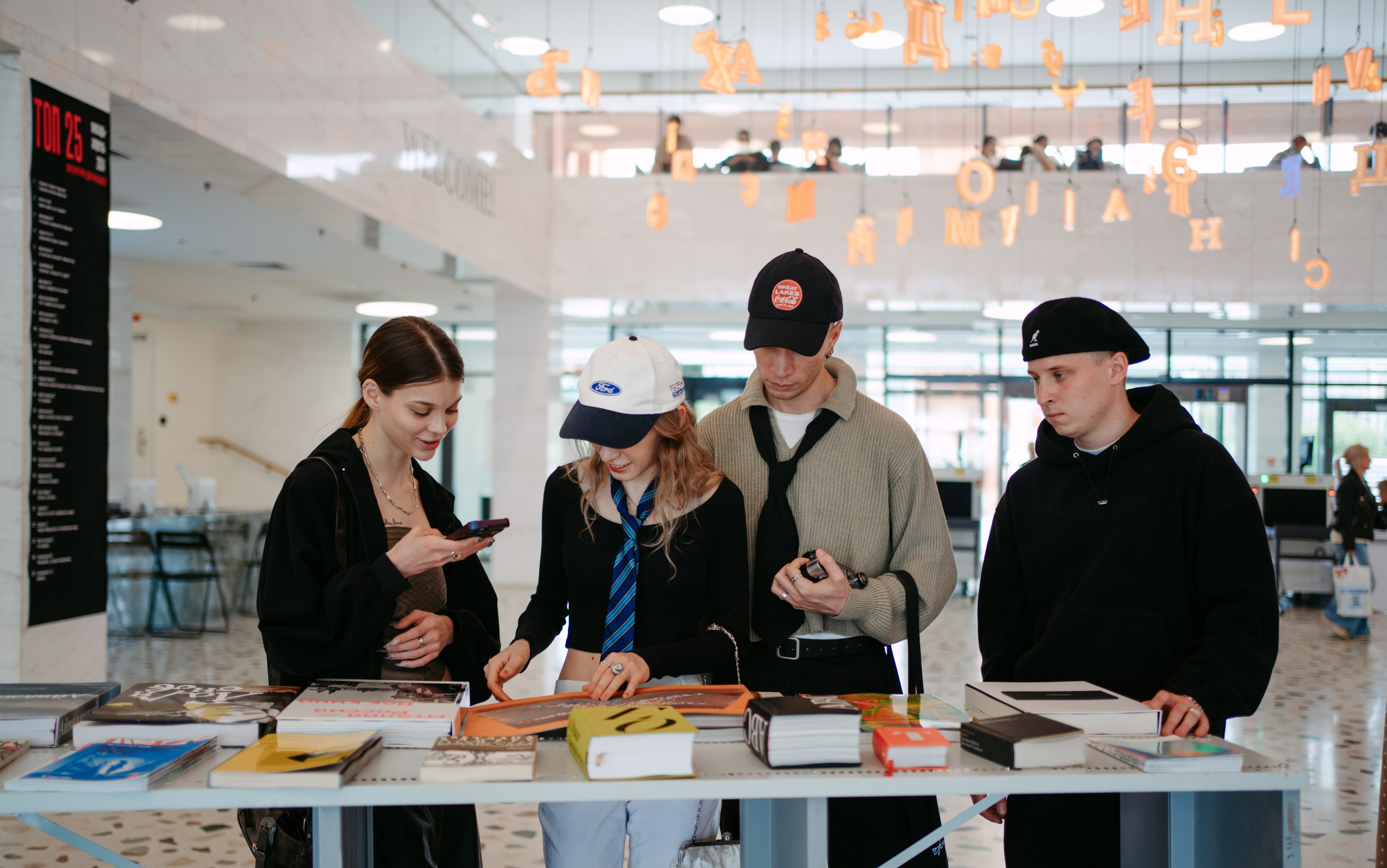 Смена. Летний книжный фестиваль / 2024. Саша Копылов, фотограф в Казани