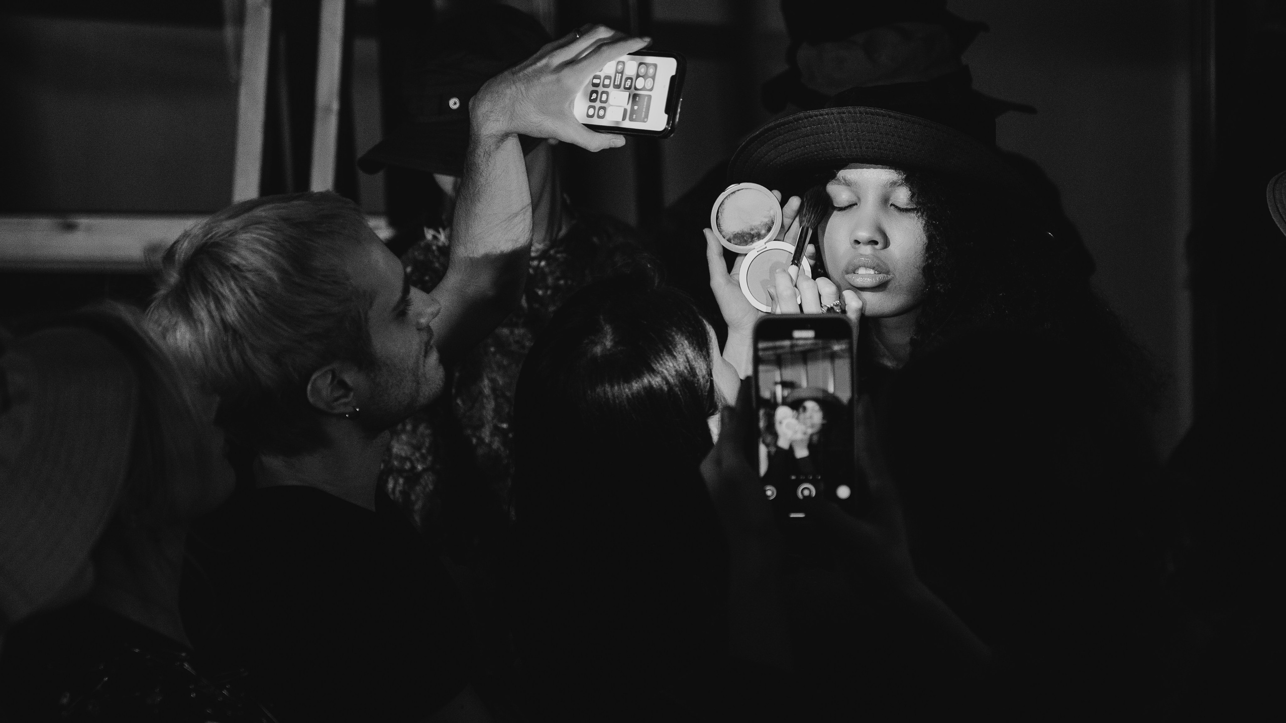 Бекстейдж показа «Новые Имена» собака.ru|ДЛТ. Портретный и репортажный фотограф в Санкт-Петербурге