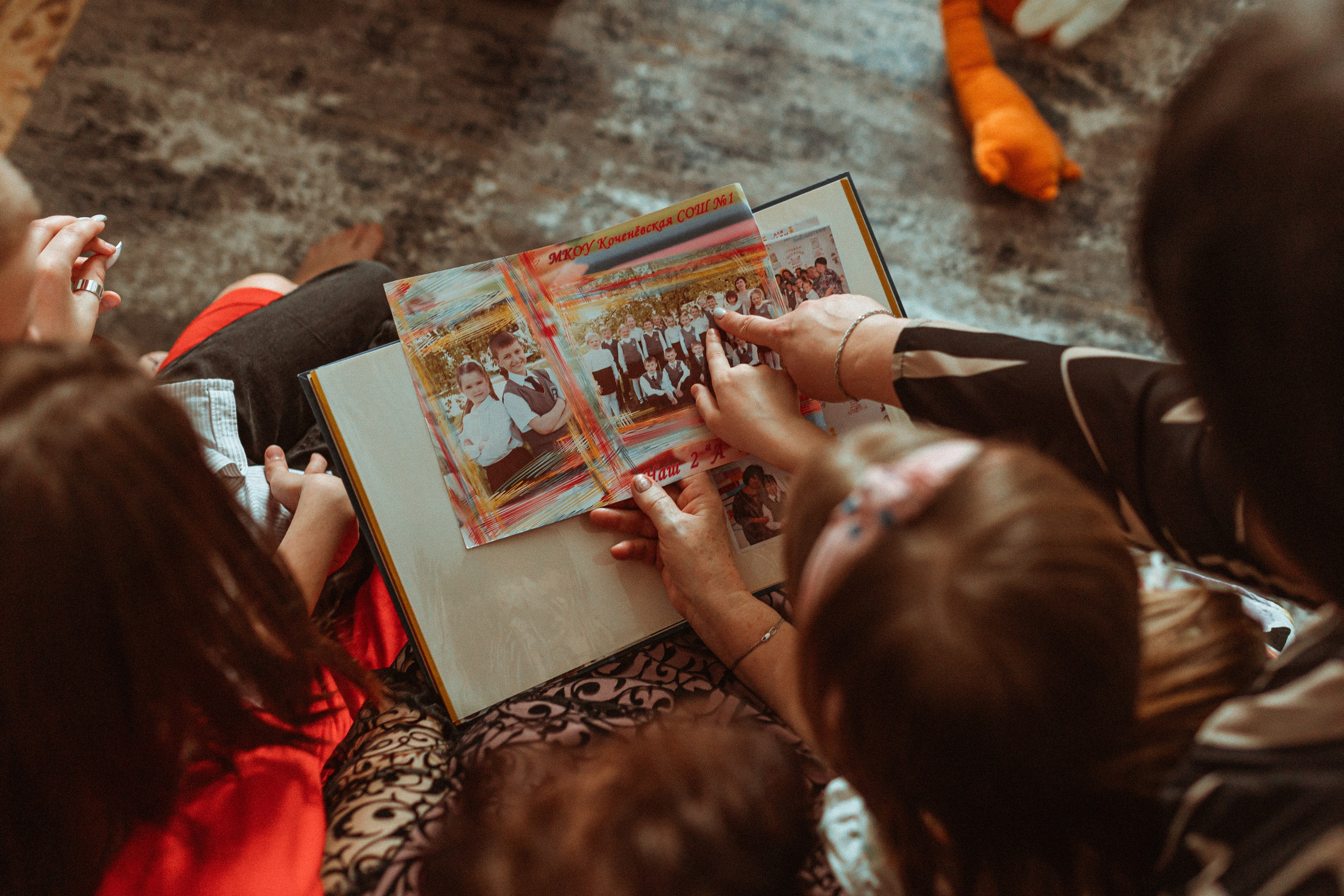 Марина с семьей. Семейный фотограф lifestyle в Новосибирске Елена Шпилевая