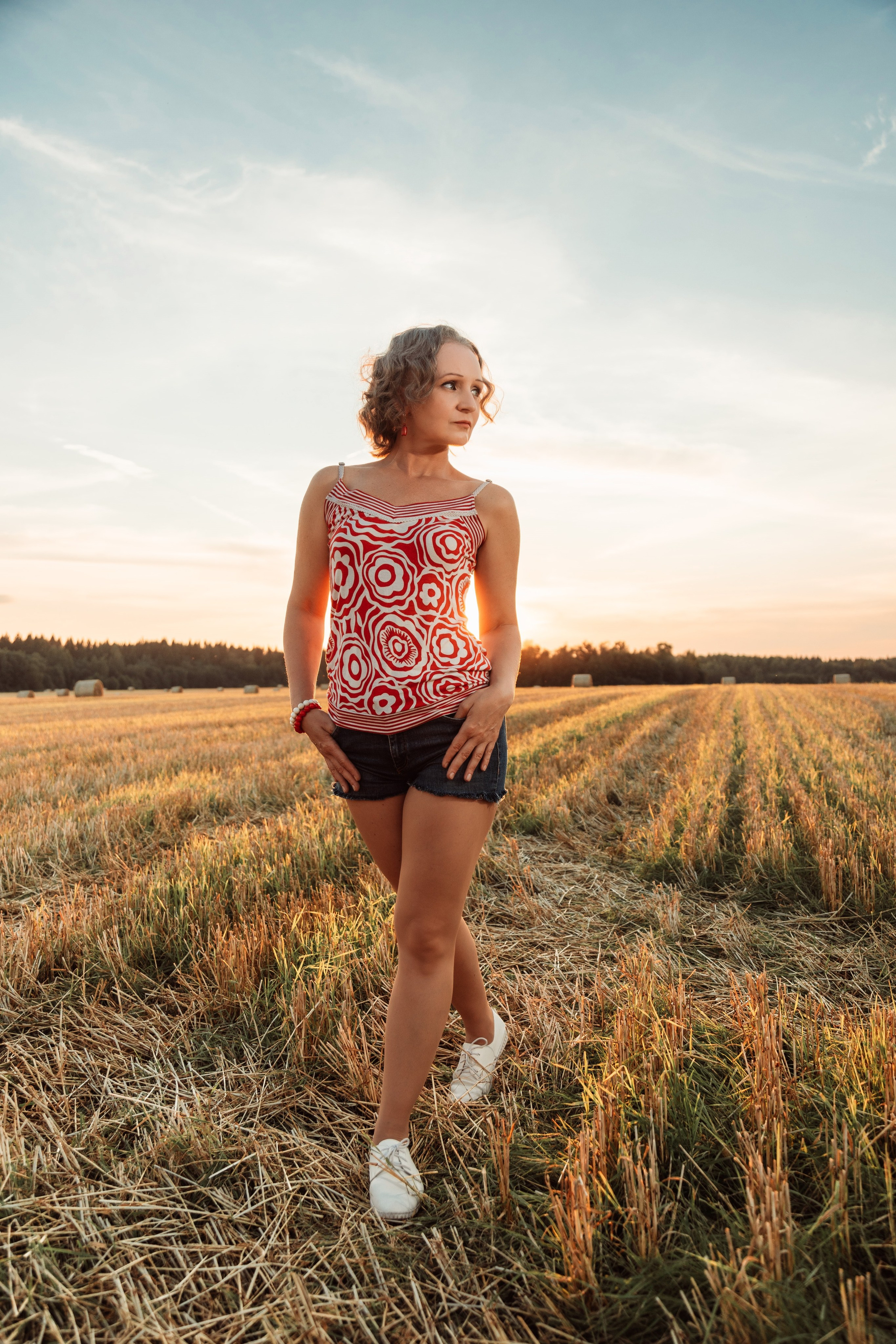 2025-08-03. Анжела на сене