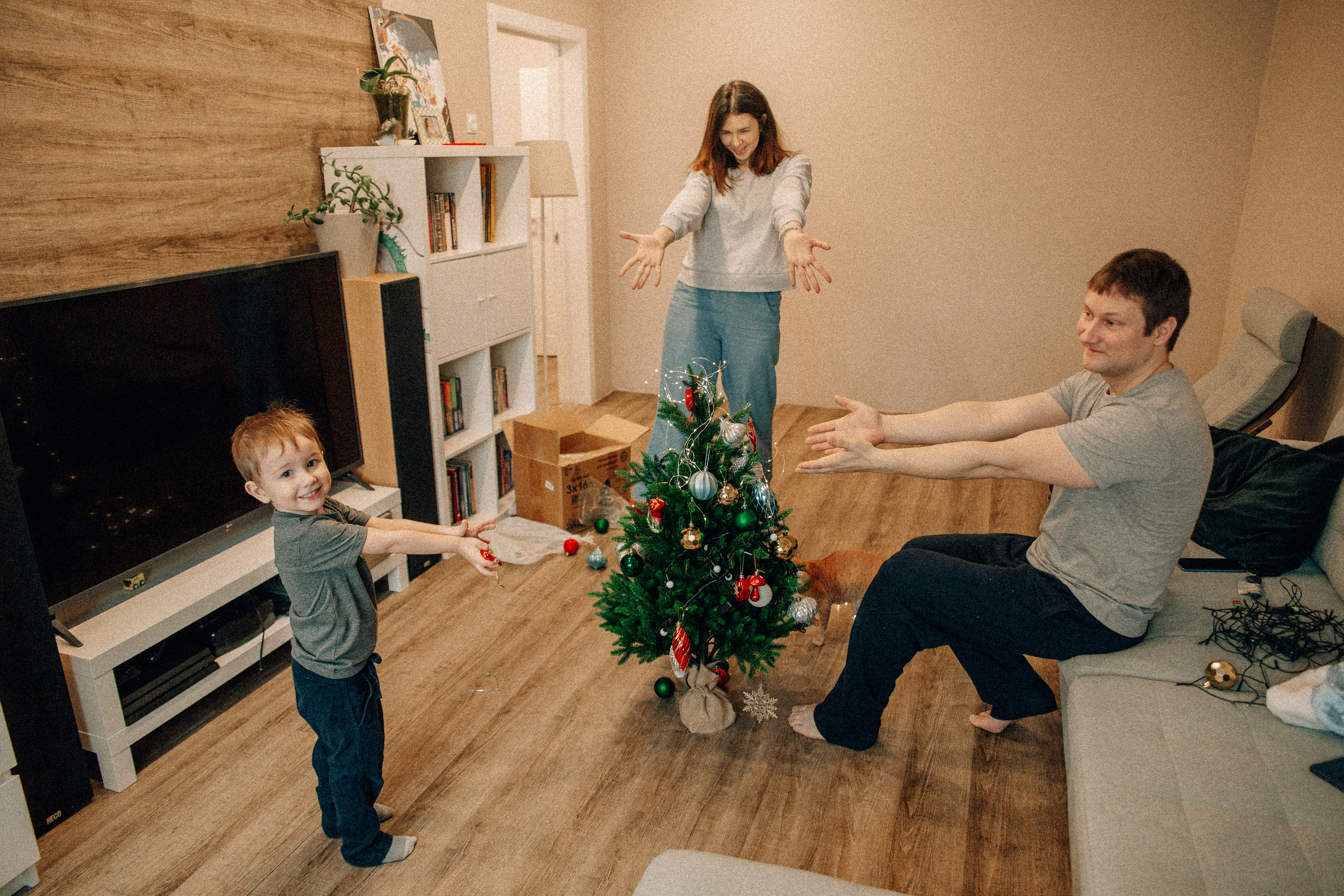 Аня Лёша Ростик и кот Маффин. Домашняя история с пряником и театром теней. Свадебный, семейный и женский фотограф в Москве Аникина Ольга