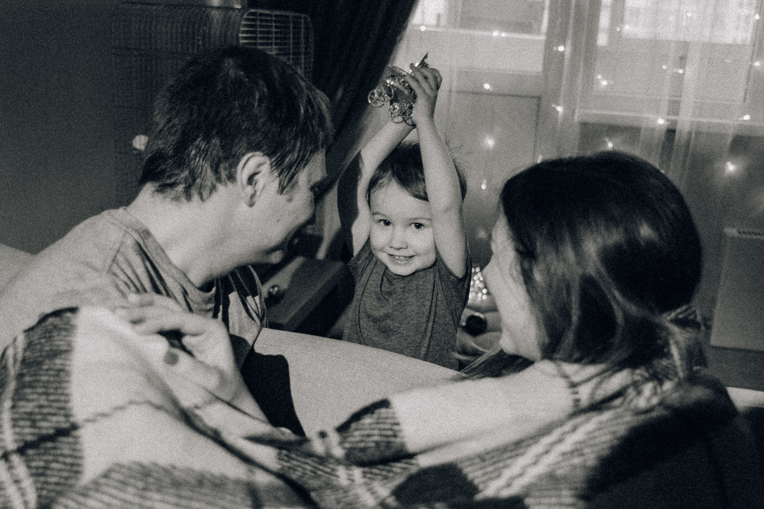 Аня Лёша Ростик и кот Маффин. Домашняя история с пряником и театром теней. Свадебный, семейный и женский фотограф в Москве Аникина Ольга