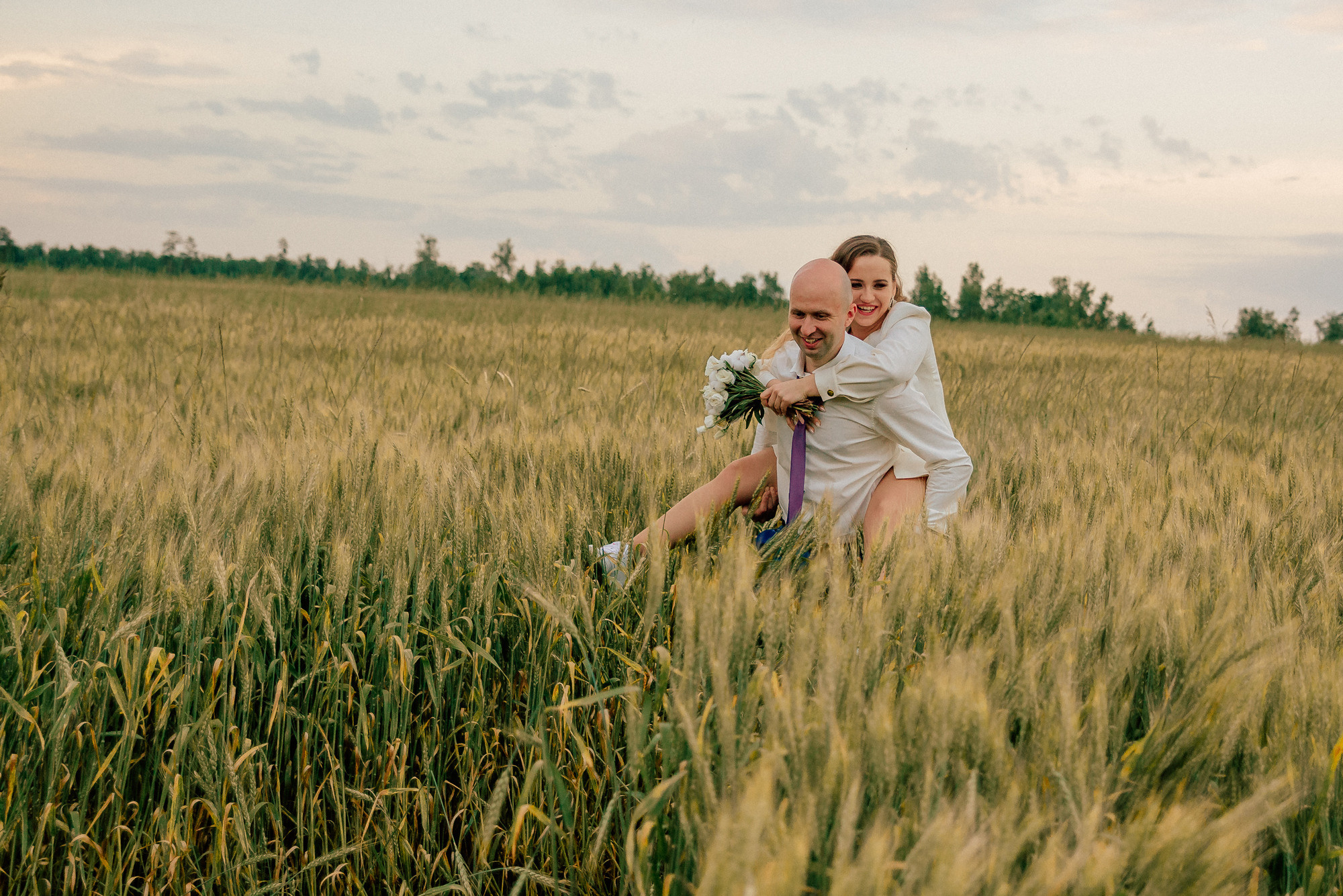 Маша Лёша. Свадьба в поле. Свадебный, семейный и женский фотограф в Москве Аникина Ольга