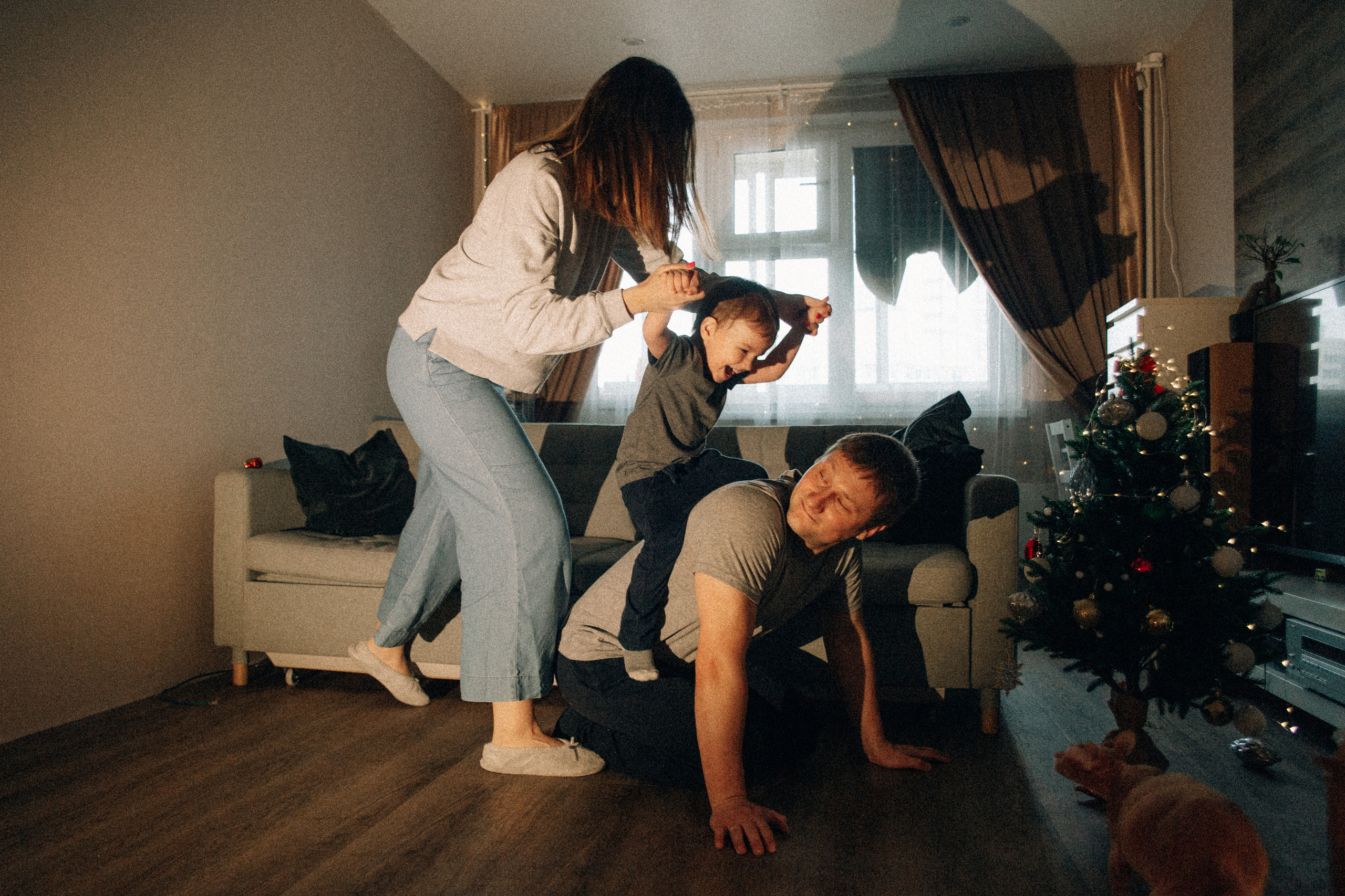 Аня Лёша Ростик и кот Маффин. Домашняя история с пряником и театром теней. Свадебный, семейный и женский фотограф в Москве Аникина Ольга