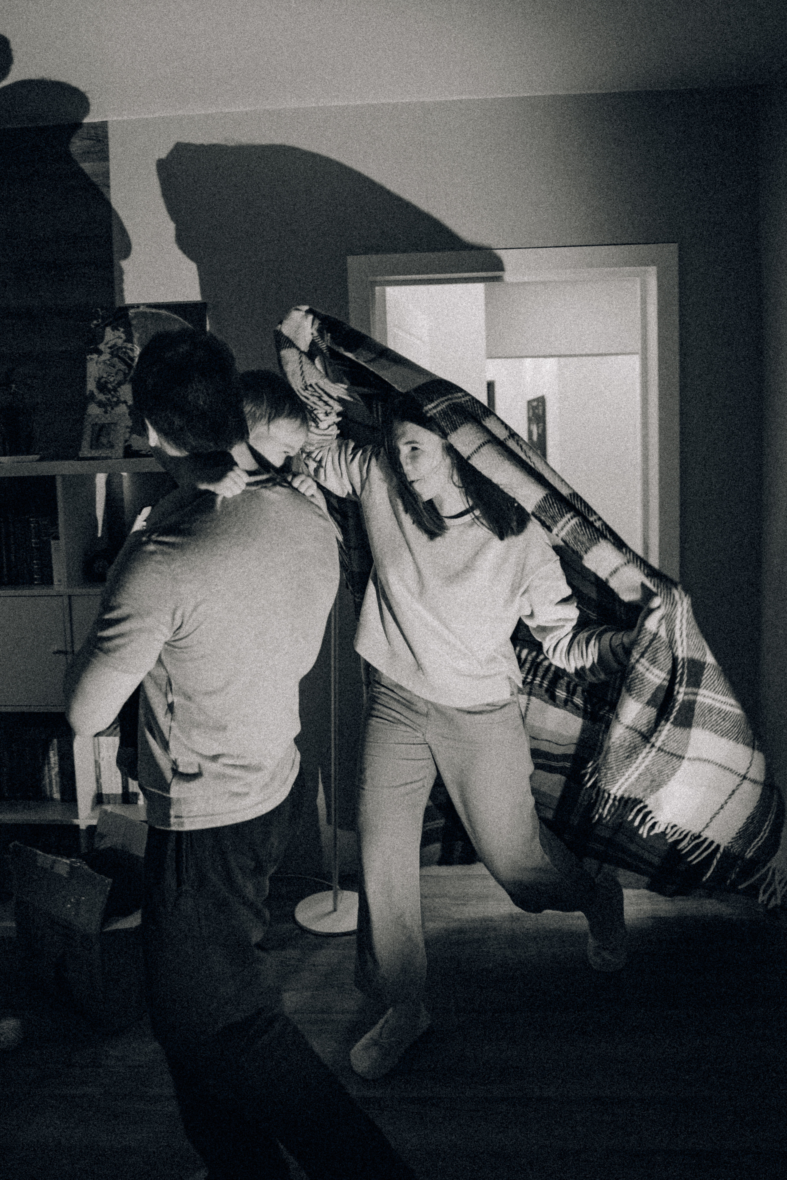 Аня Лёша Ростик и кот Маффин. Домашняя история с пряником и театром теней. Свадебный, семейный и женский фотограф в Москве Аникина Ольга