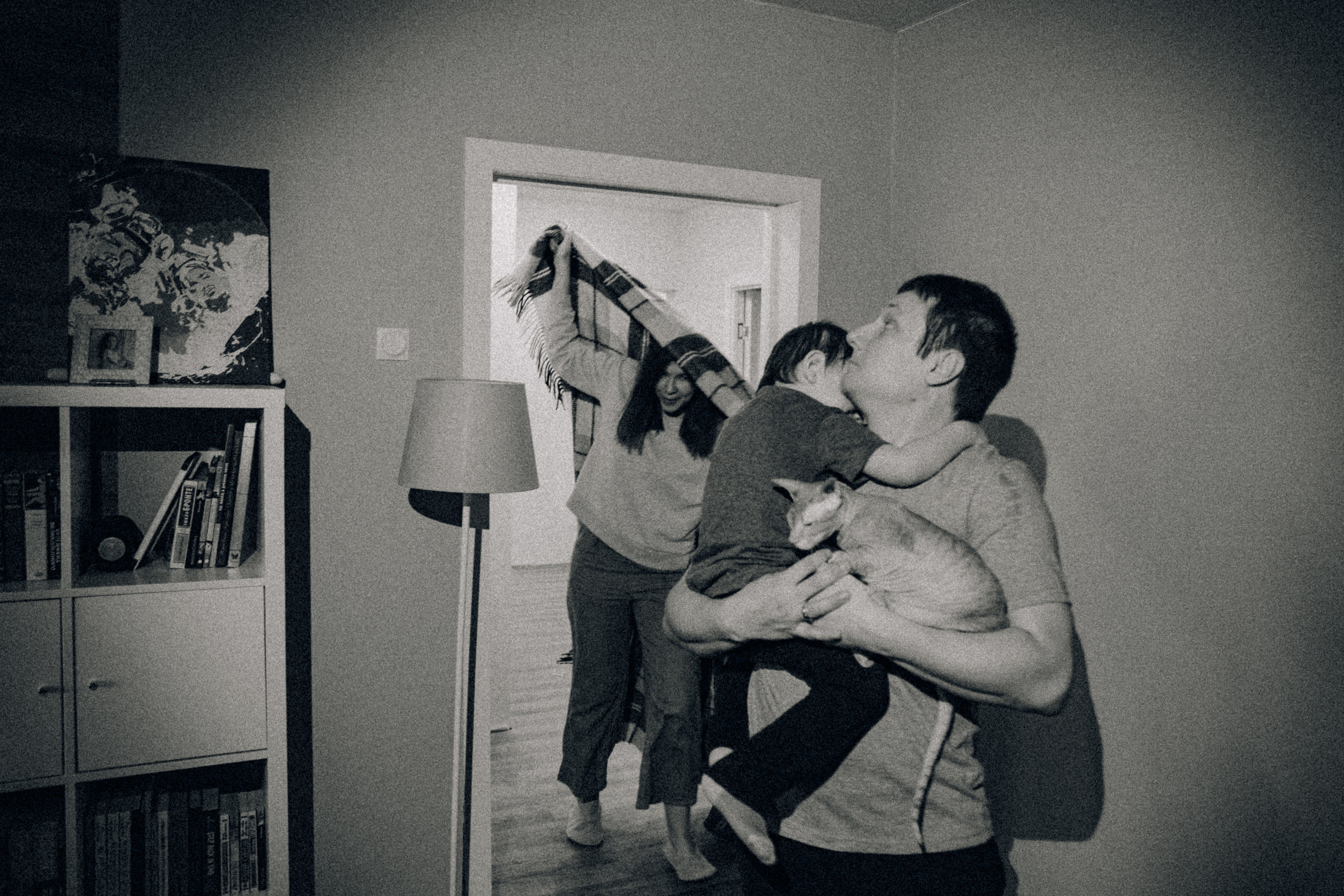 Аня Лёша Ростик и кот Маффин. Домашняя история с пряником и театром теней. Свадебный, семейный и женский фотограф в Москве Аникина Ольга