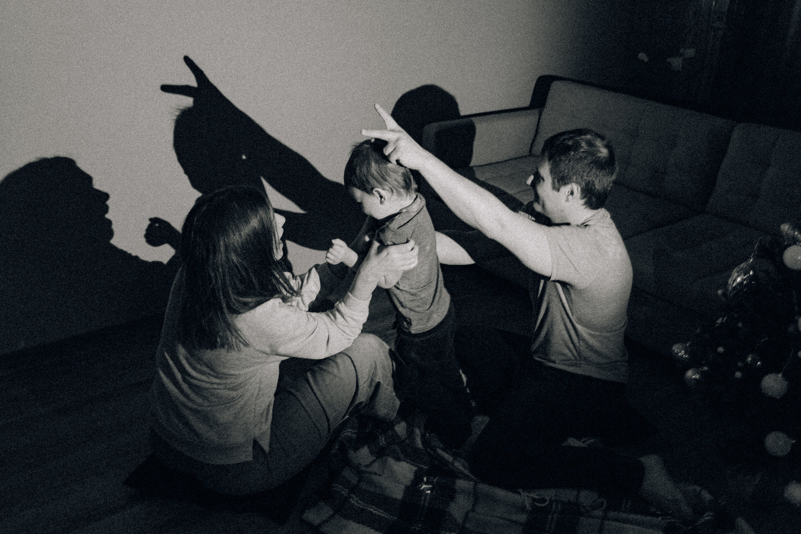 Аня Лёша Ростик и кот Маффин. Домашняя история с пряником и театром теней. Свадебный, семейный и женский фотограф в Москве Аникина Ольга