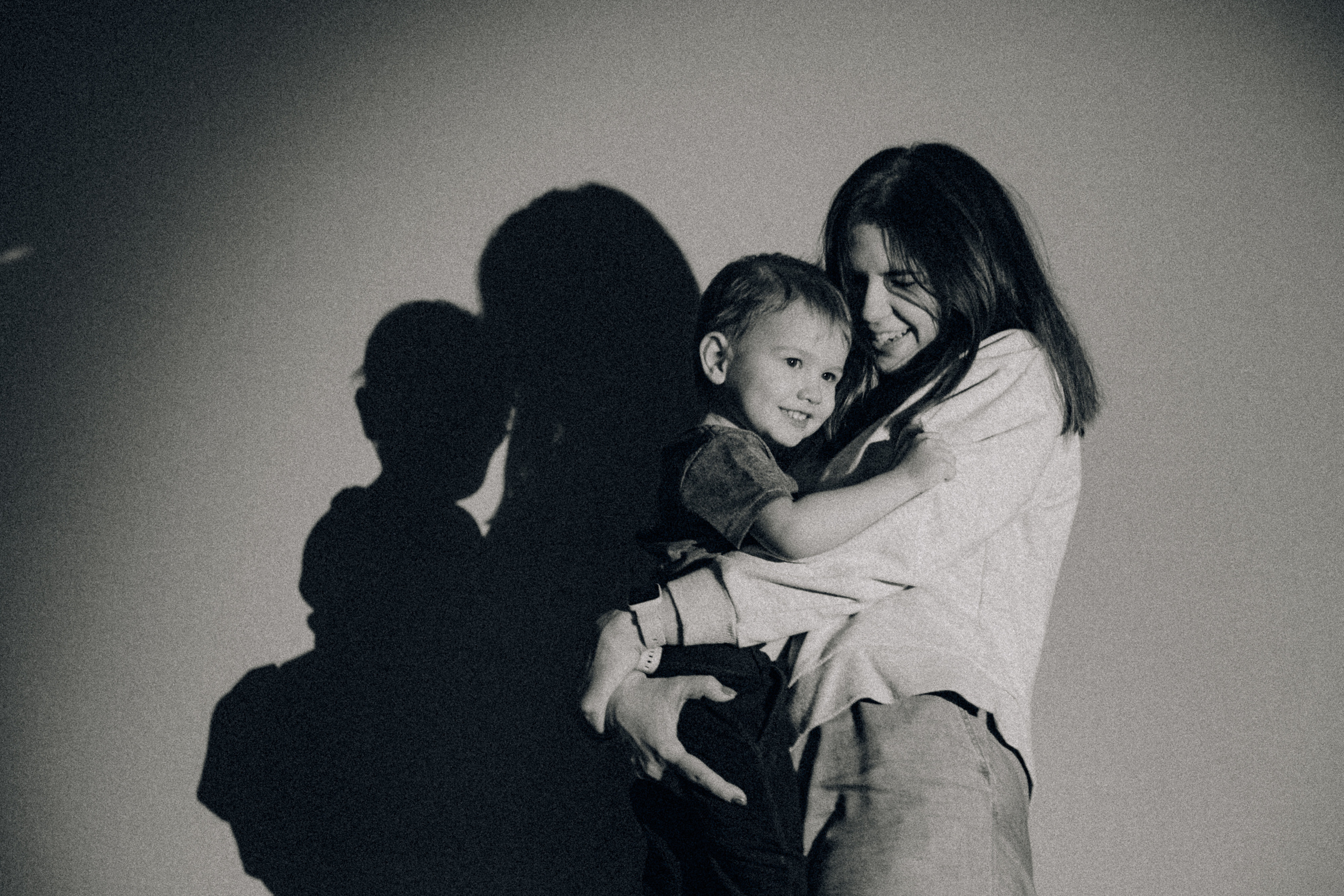 Аня Лёша Ростик и кот Маффин. Домашняя история с пряником и театром теней. Свадебный, семейный и женский фотограф в Москве Аникина Ольга