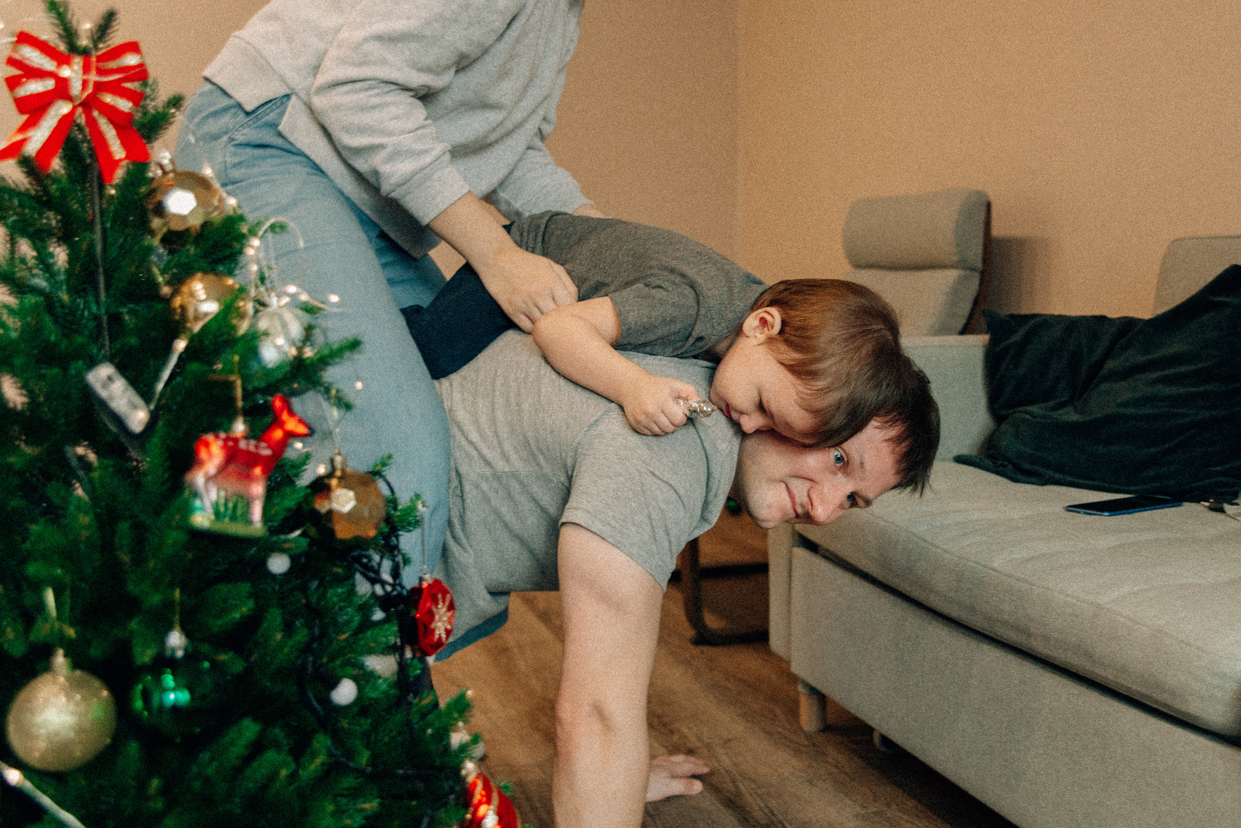 Аня Лёша Ростик и кот Маффин. Домашняя история с пряником и театром теней. Свадебный, семейный и женский фотограф в Москве Аникина Ольга