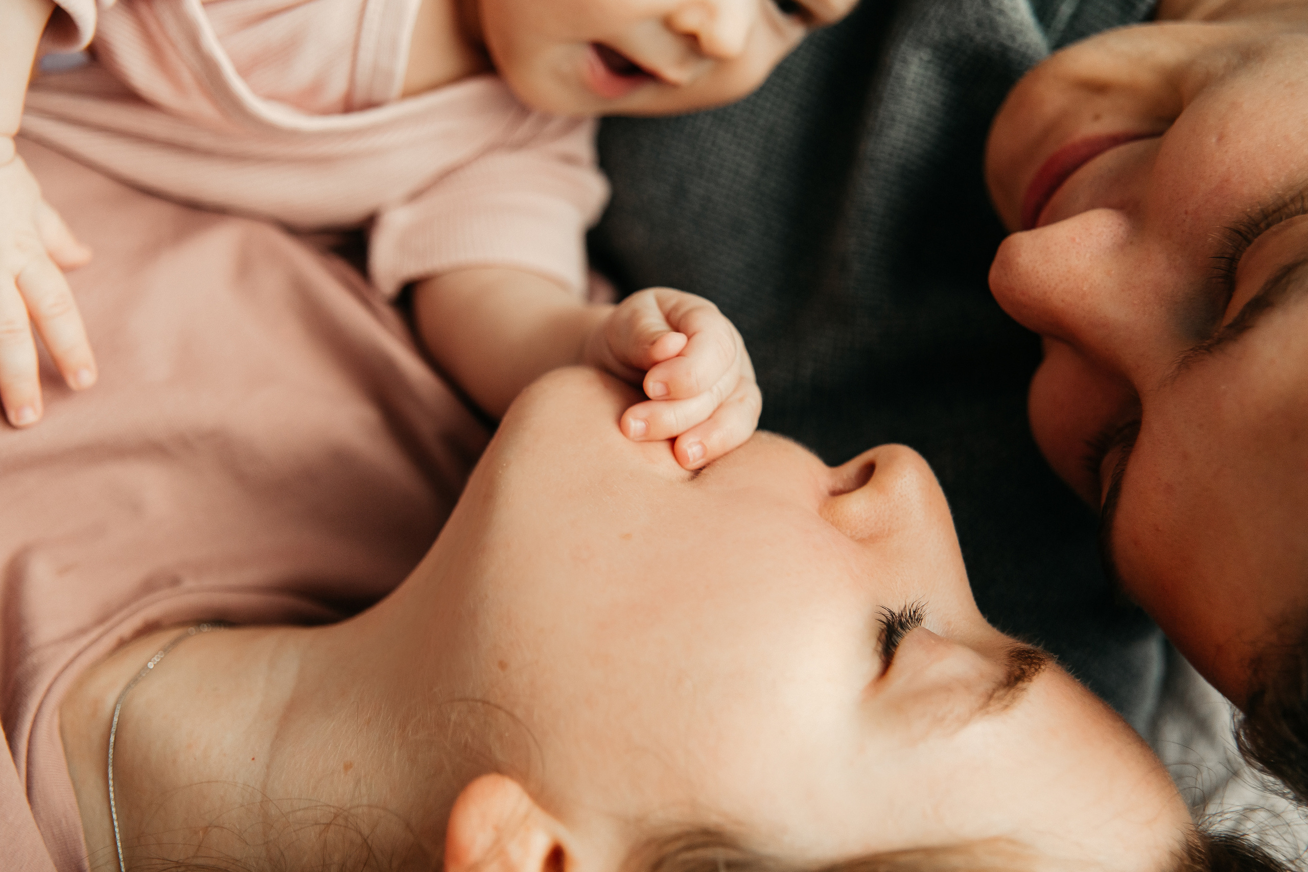 Настя Макс и Алиса. Домашняя уютная фотосессия. Свадебный, семейный и женский фотограф в Москве Аникина Ольга