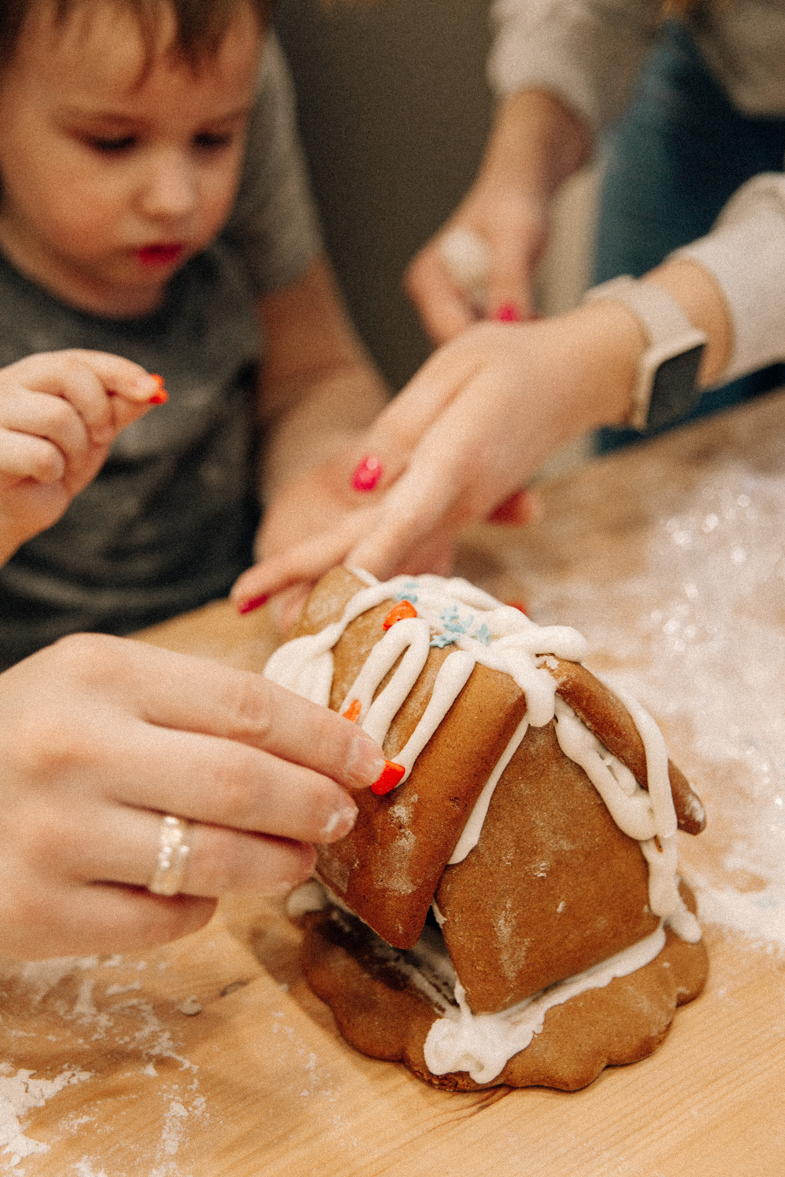 Аня Лёша Ростик и кот Маффин. Домашняя история с пряником и театром теней. Свадебный, семейный и женский фотограф в Москве Аникина Ольга
