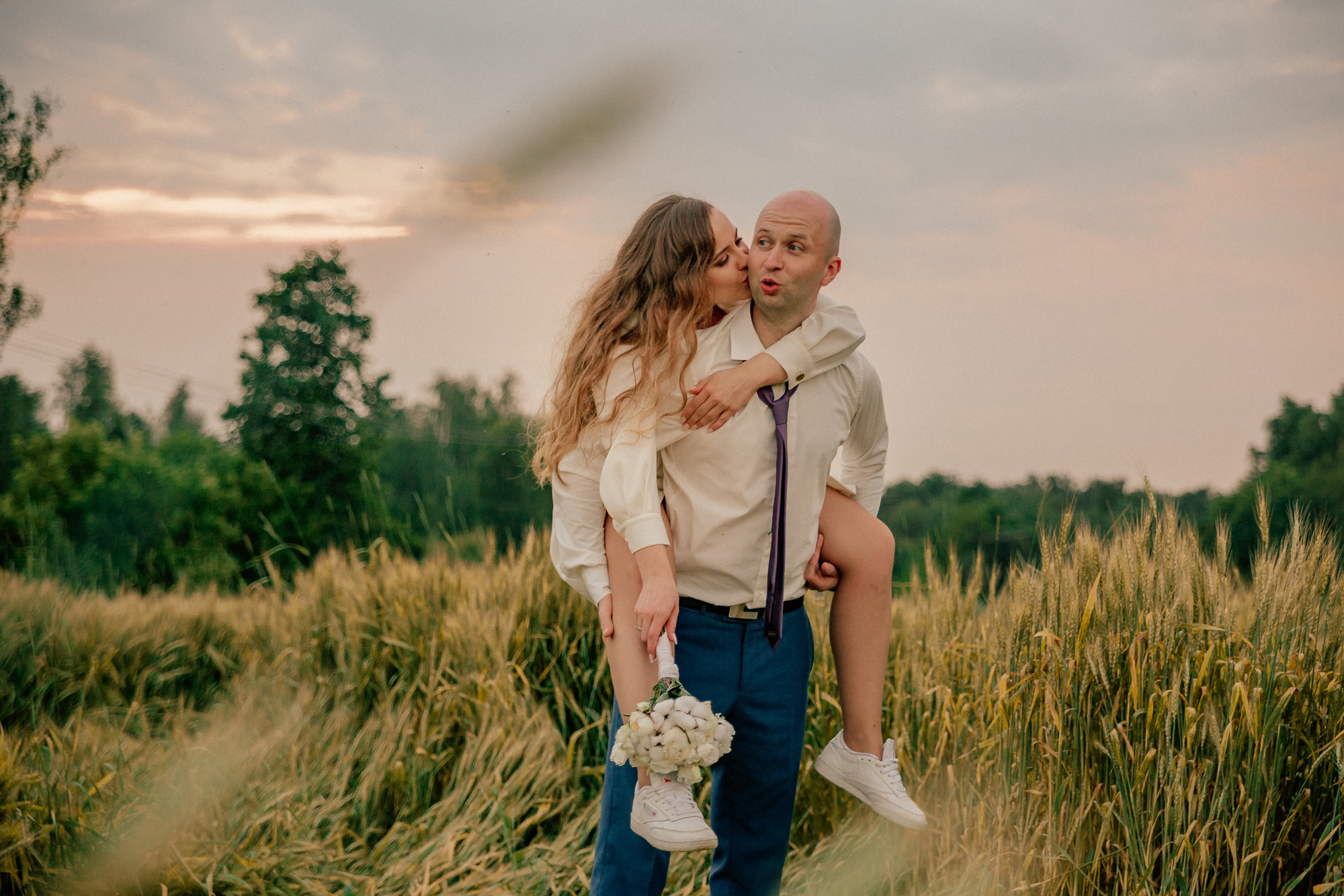 Маша Лёша. Свадьба в поле. Свадебный, семейный и женский фотограф в Москве Аникина Ольга