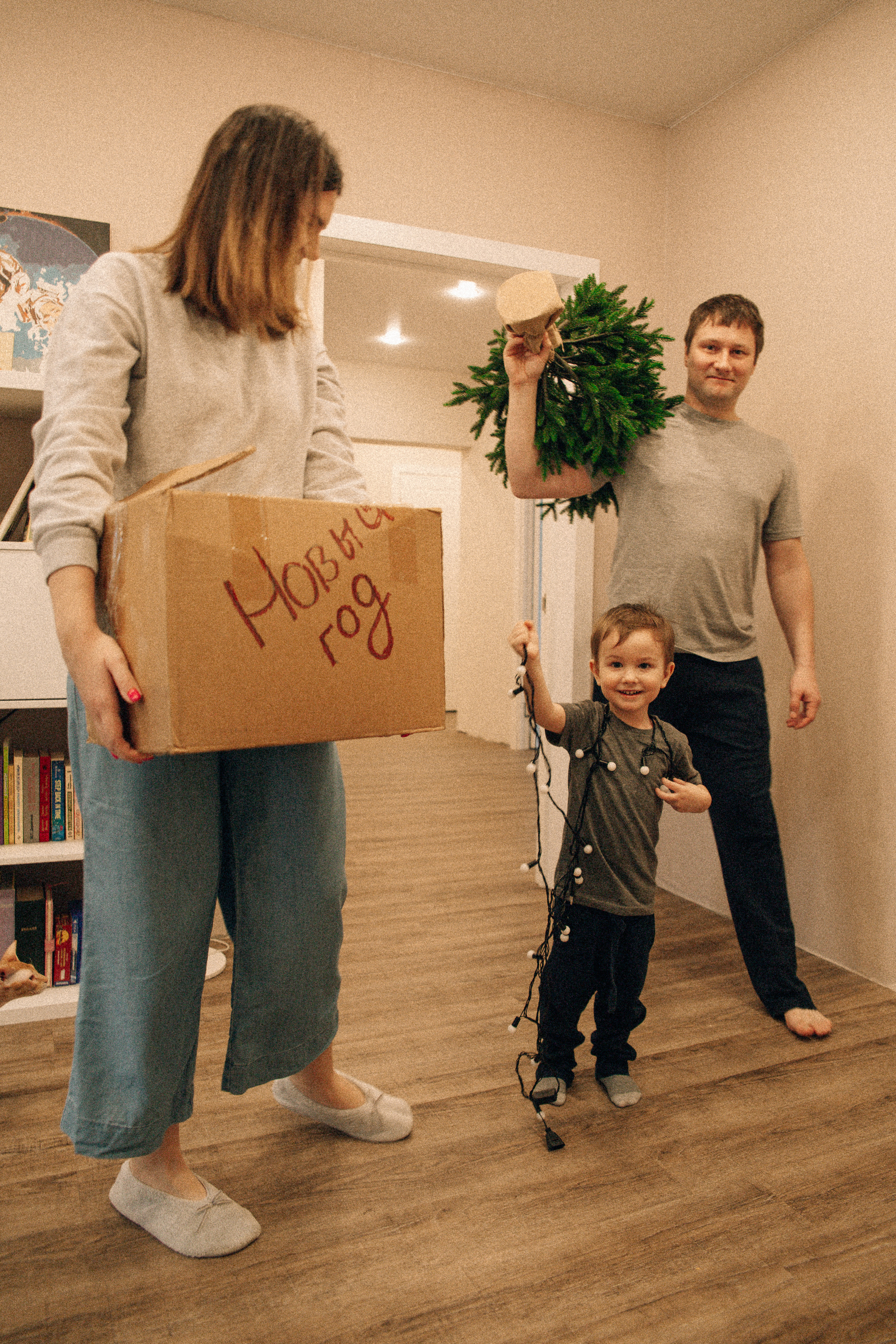 Аня Лёша Ростик и кот Маффин. Домашняя история с пряником и театром теней. Свадебный, семейный и женский фотограф в Москве Аникина Ольга