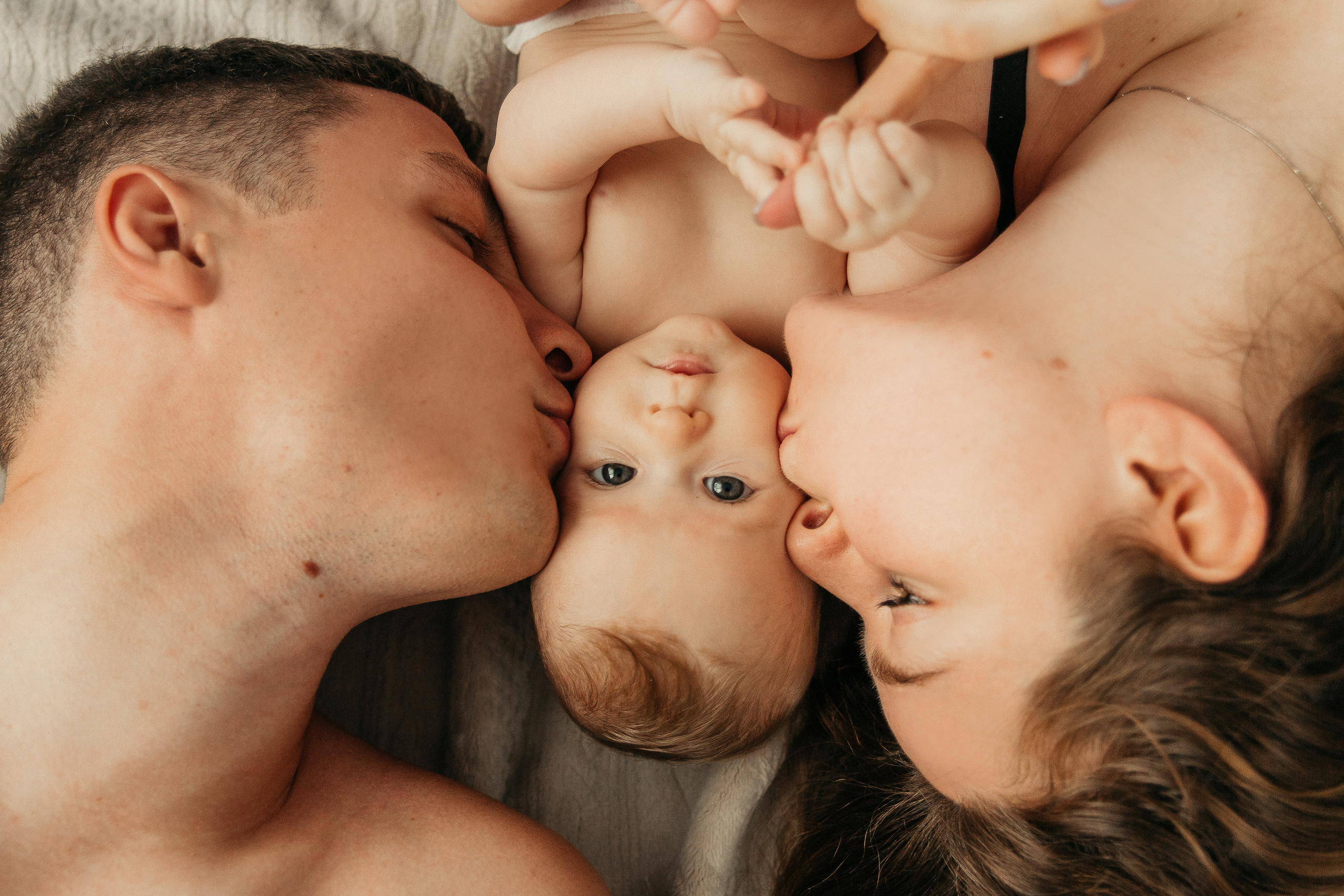 Настя Макс и Алиса. Домашняя уютная фотосессия. Свадебный, семейный и женский фотограф в Москве Аникина Ольга