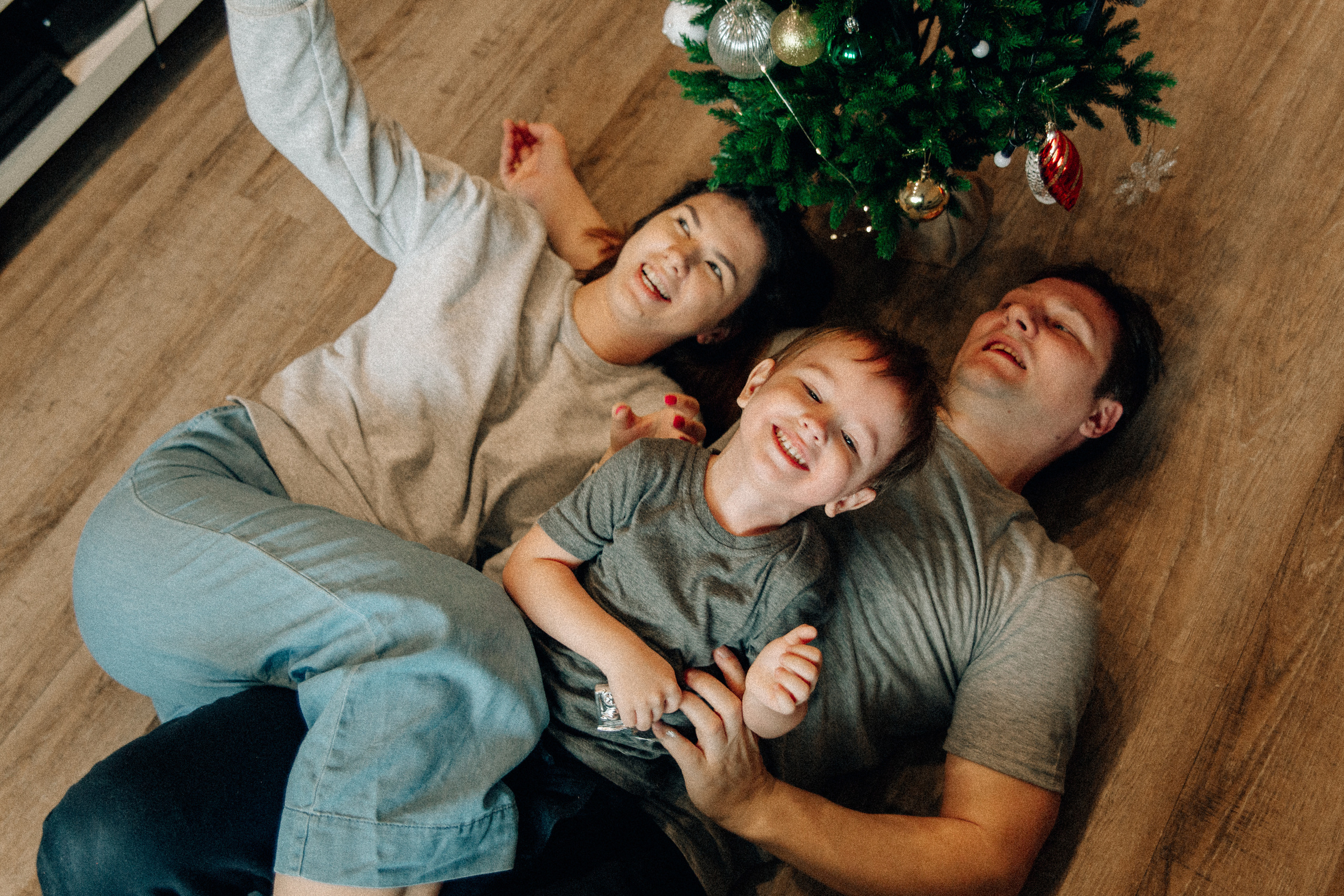 Аня Лёша Ростик и кот Маффин. Домашняя история с пряником и театром теней. Свадебный, семейный и женский фотограф в Москве Аникина Ольга