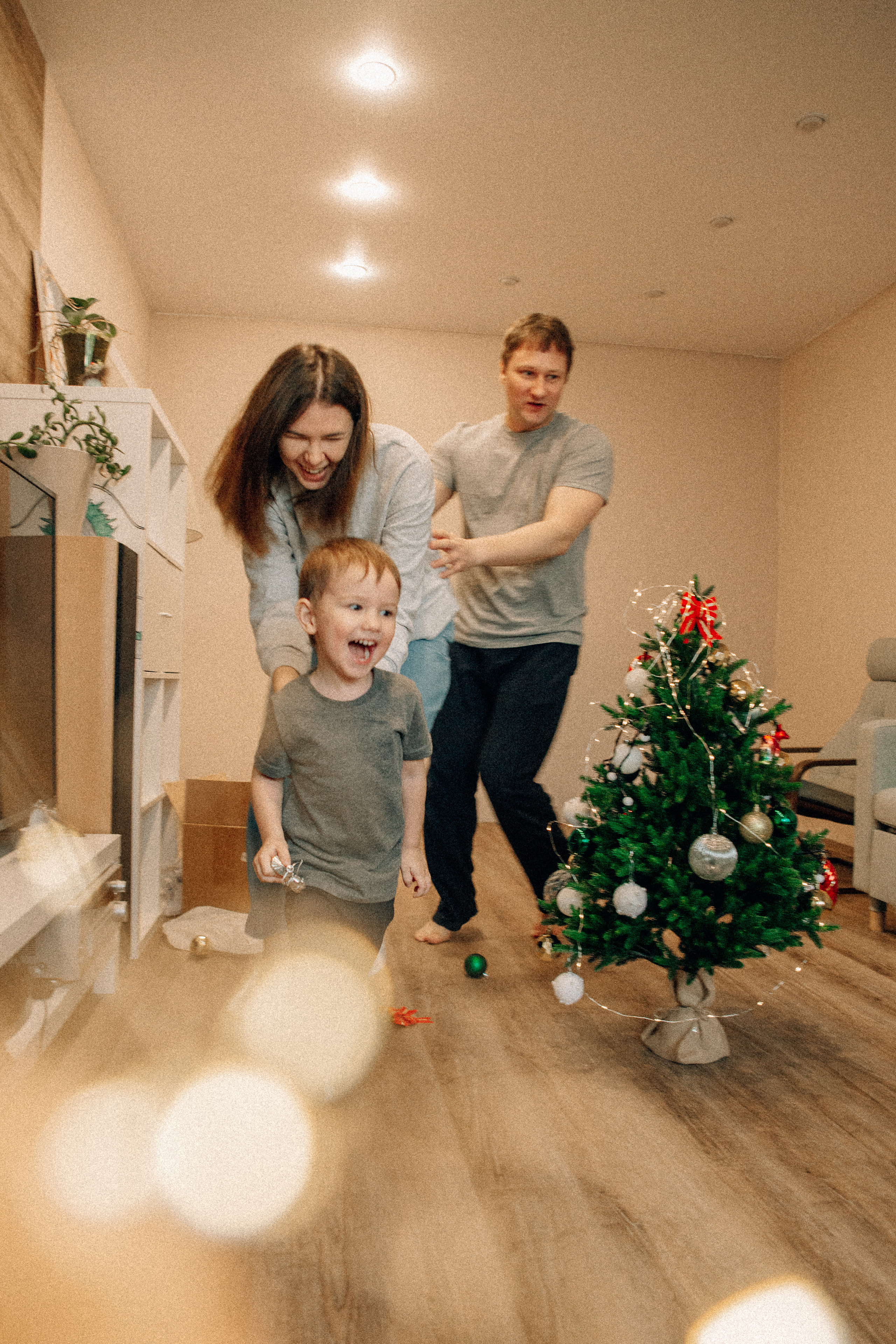 Аня Лёша Ростик и кот Маффин. Домашняя история с пряником и театром теней. Свадебный, семейный и женский фотограф в Москве Аникина Ольга