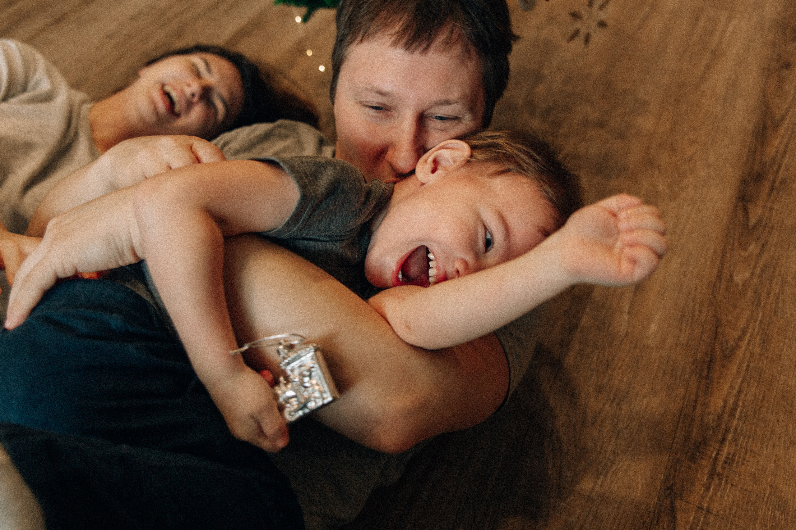 Аня Лёша Ростик и кот Маффин. Домашняя история с пряником и театром теней. Свадебный, семейный и женский фотограф в Москве Аникина Ольга