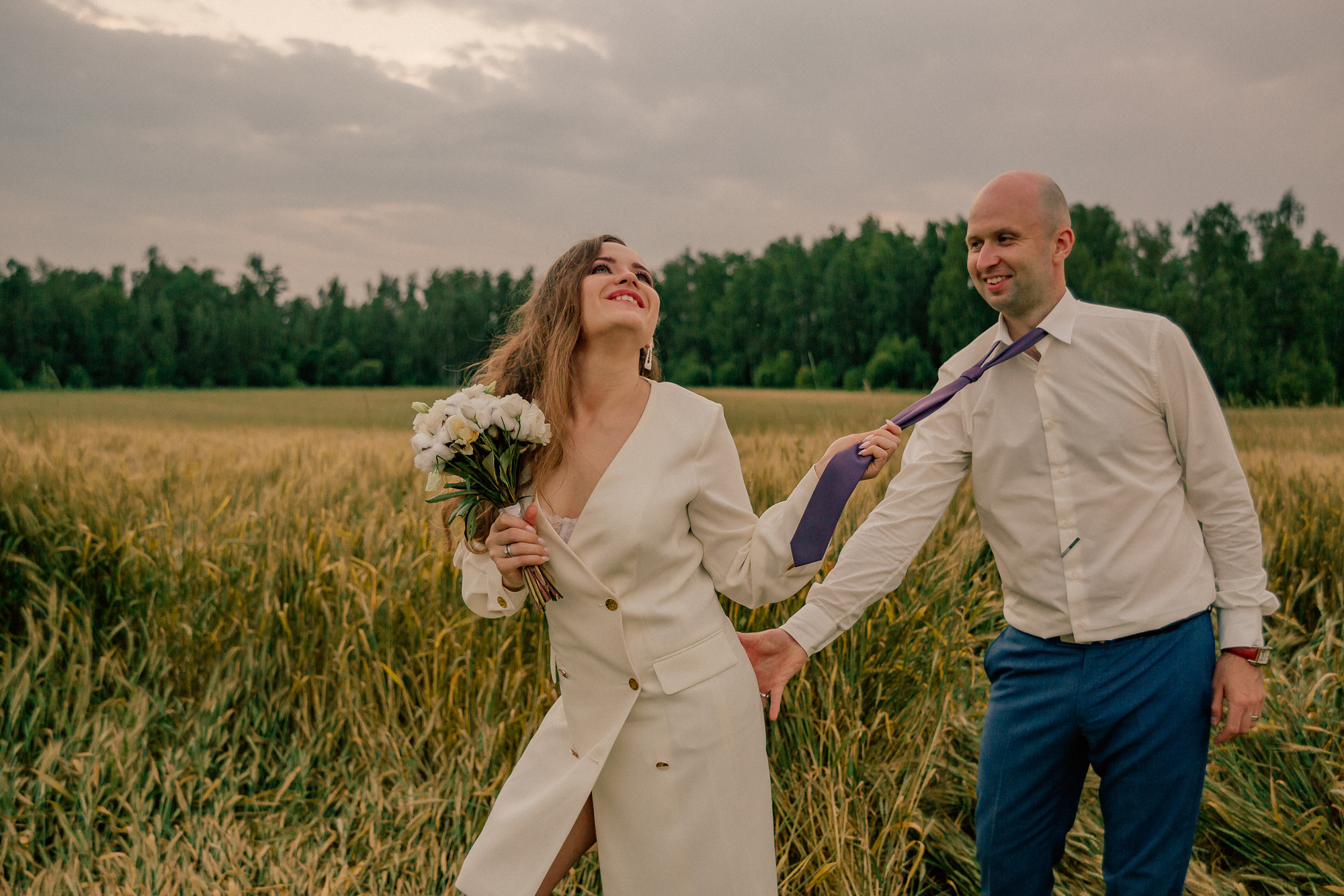 Маша Лёша. Свадьба в поле. Свадебный, семейный и женский фотограф в Москве Аникина Ольга