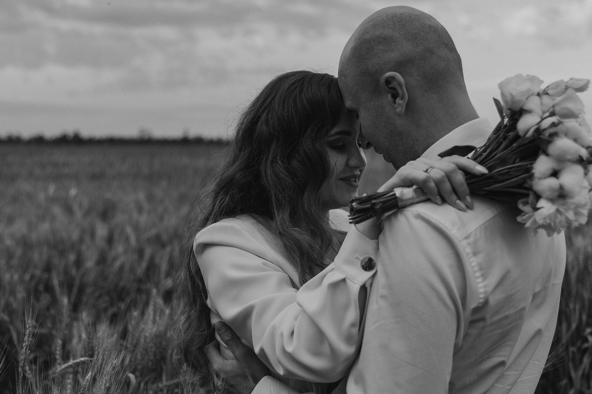 Маша Лёша. Свадьба в поле. Свадебный, семейный и женский фотограф в Москве Аникина Ольга