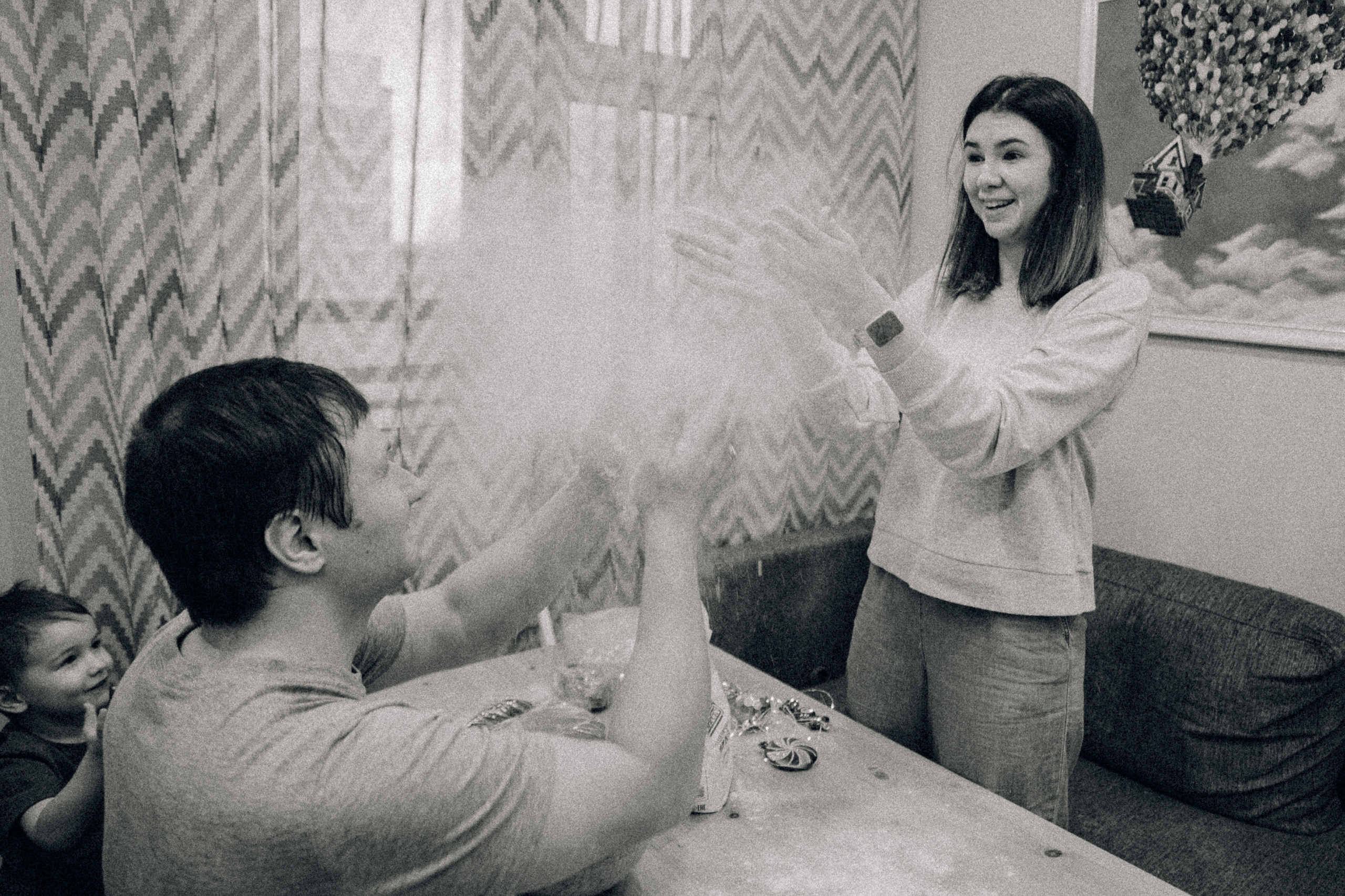 Аня Лёша Ростик и кот Маффин. Домашняя история с пряником и театром теней. Свадебный, семейный и женский фотограф в Москве Аникина Ольга