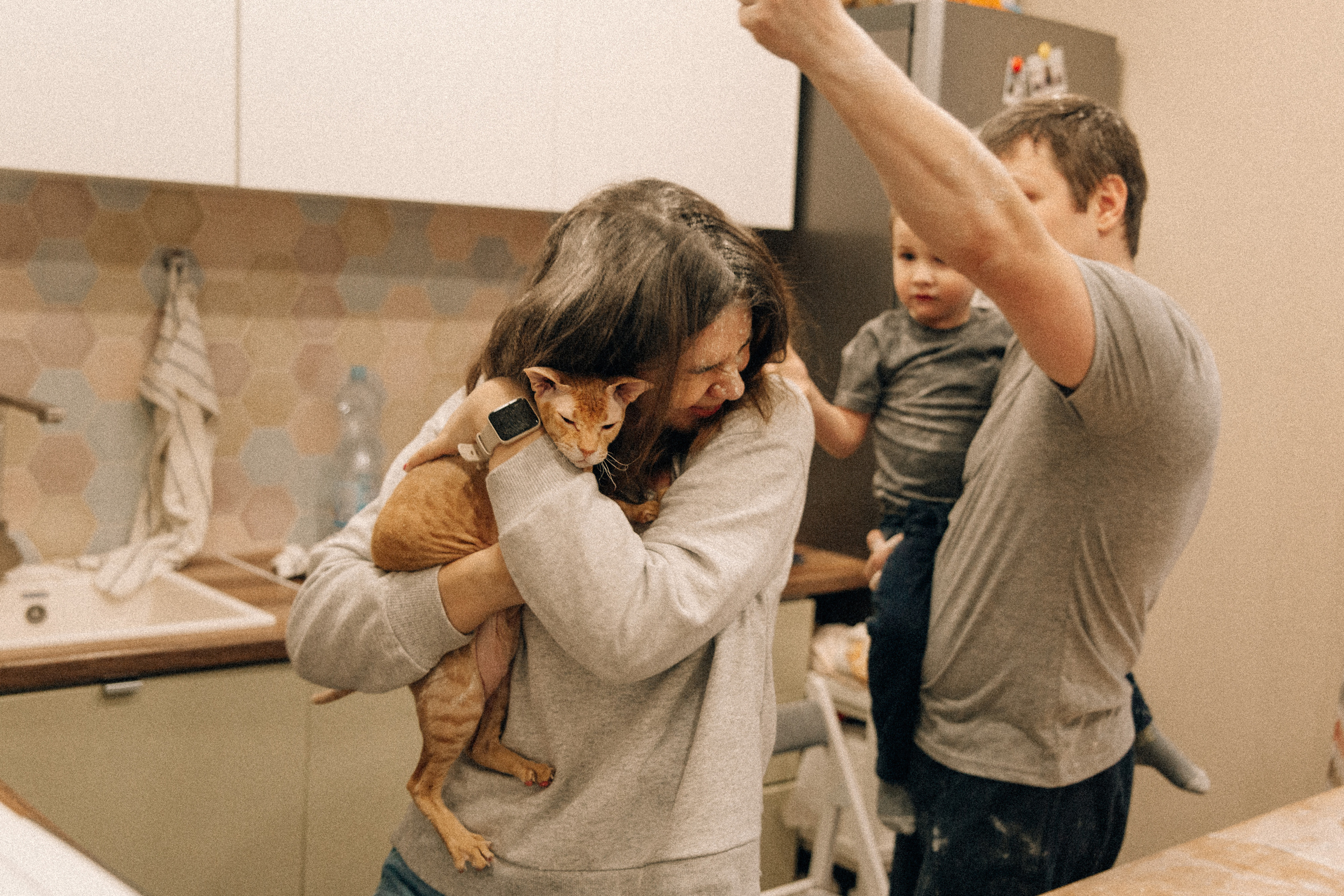 Аня Лёша Ростик и кот Маффин. Домашняя история с пряником и театром теней. Свадебный, семейный и женский фотограф в Москве Аникина Ольга