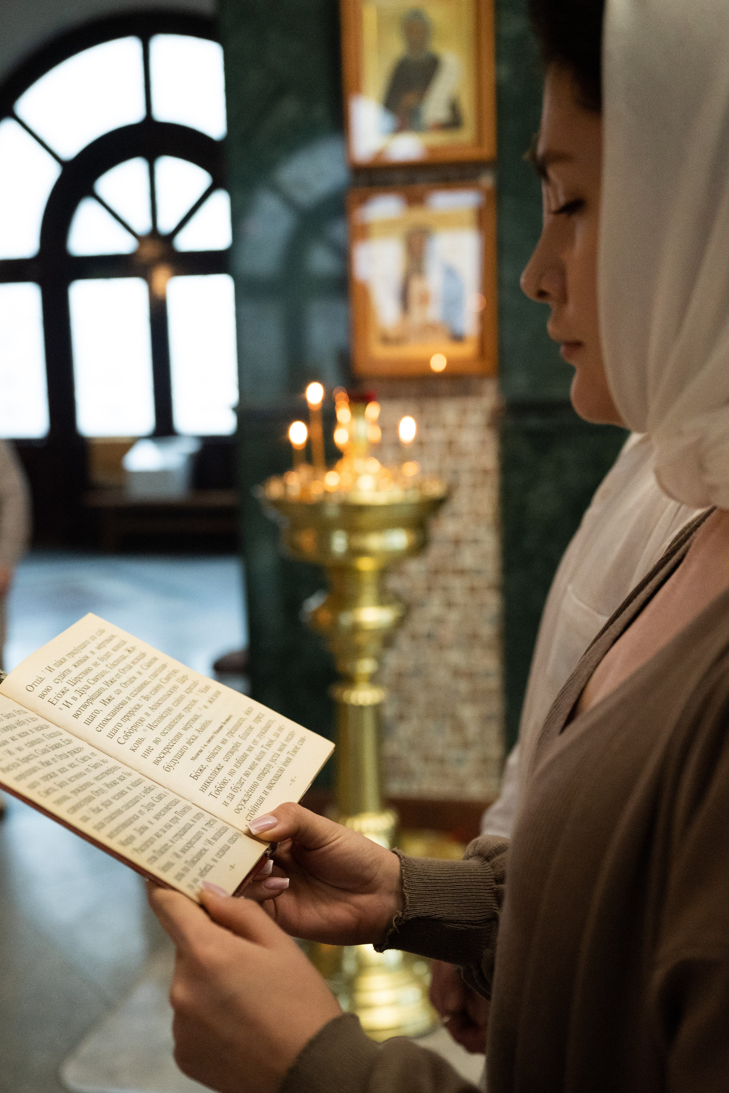 Крещение в Церкви святителя Стефана Пермского в Южном Бутово. Фотограф Ксения Огородова портфолио