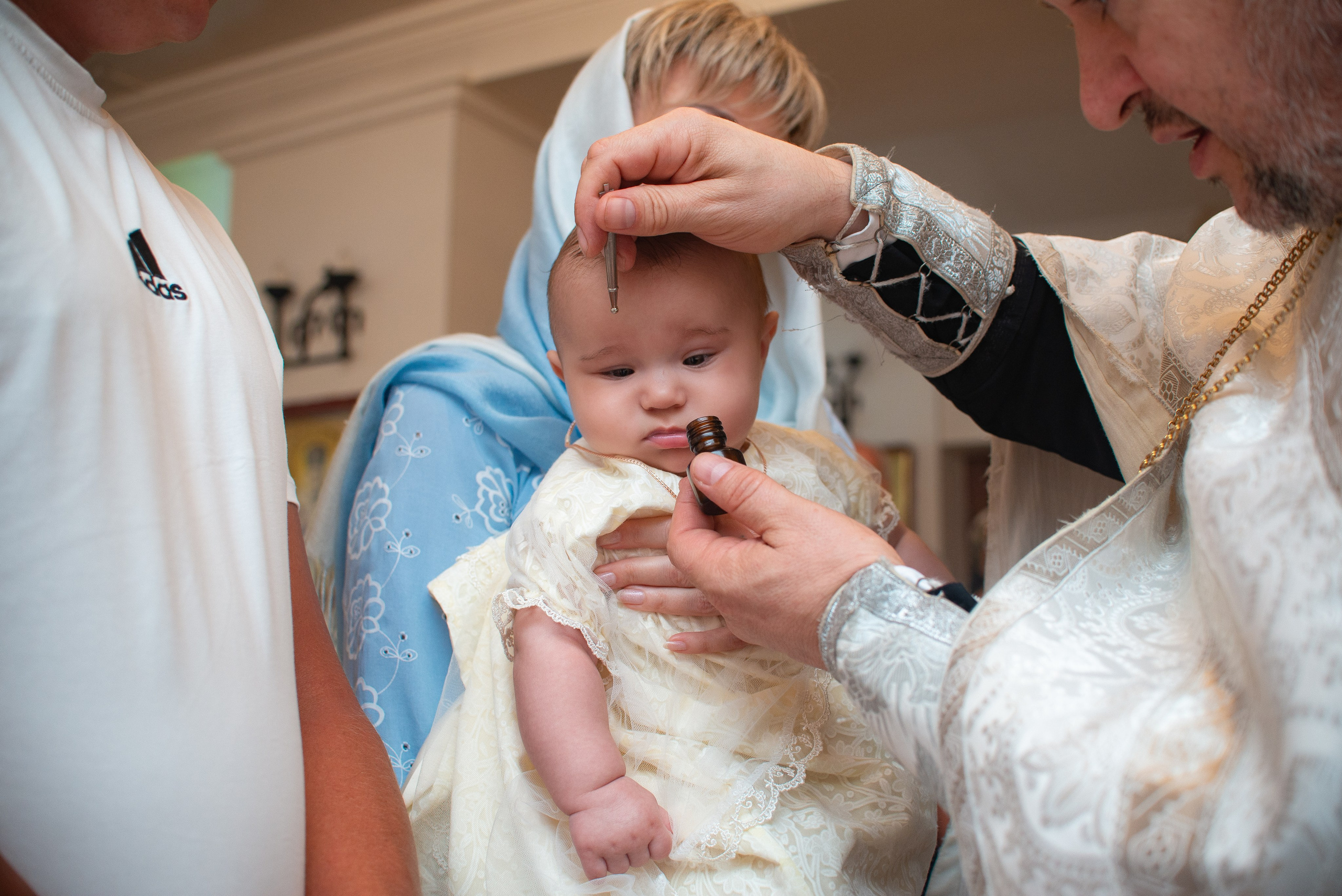 Крещение Машеньки в хр.Преображения Господня. Семейный фотограф на выписку из роддома и крещение Минск Настя Гришук