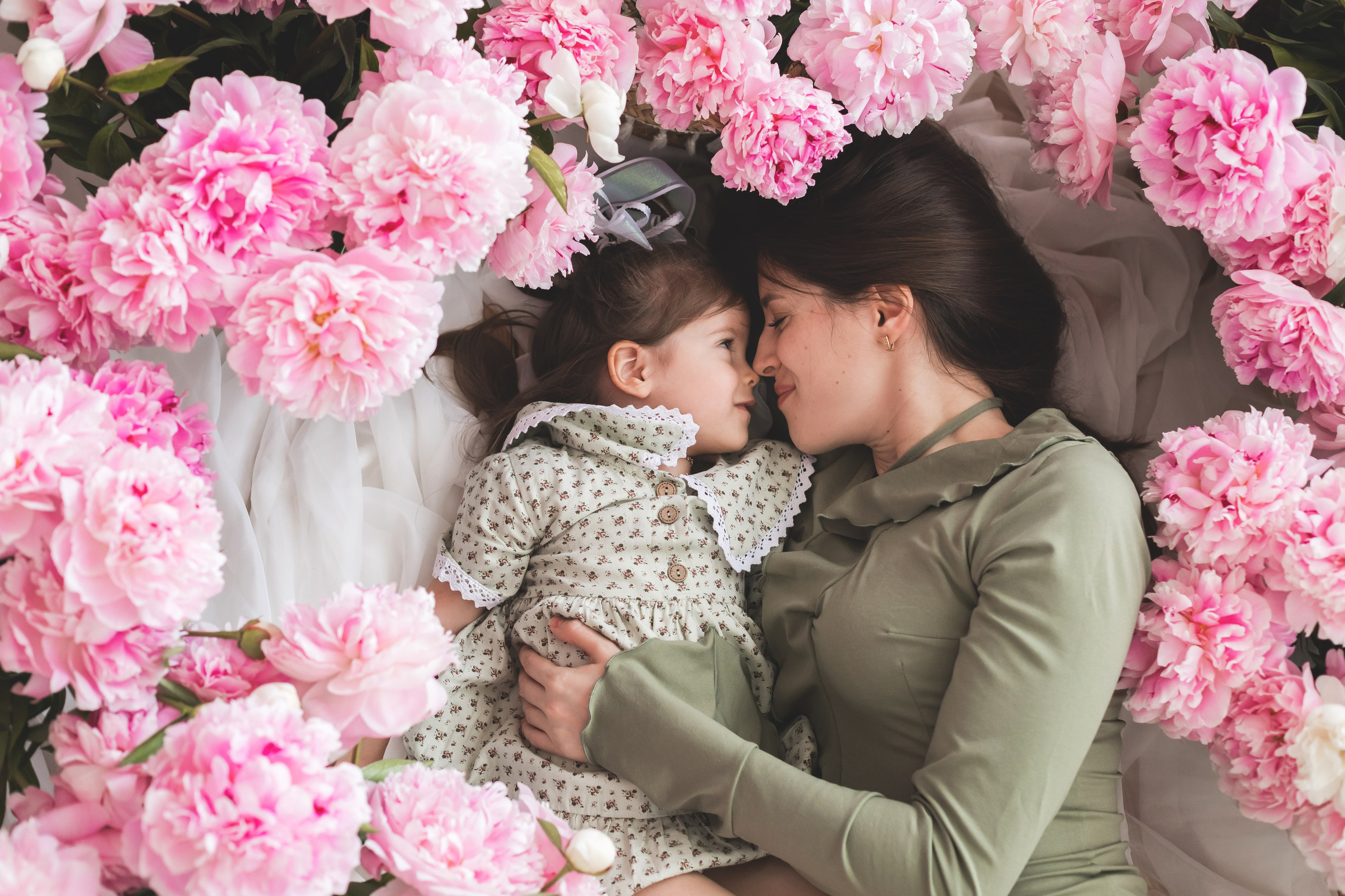 Пионы в студии. Семейный и детский фотограф Краснодар Валерия Власенко