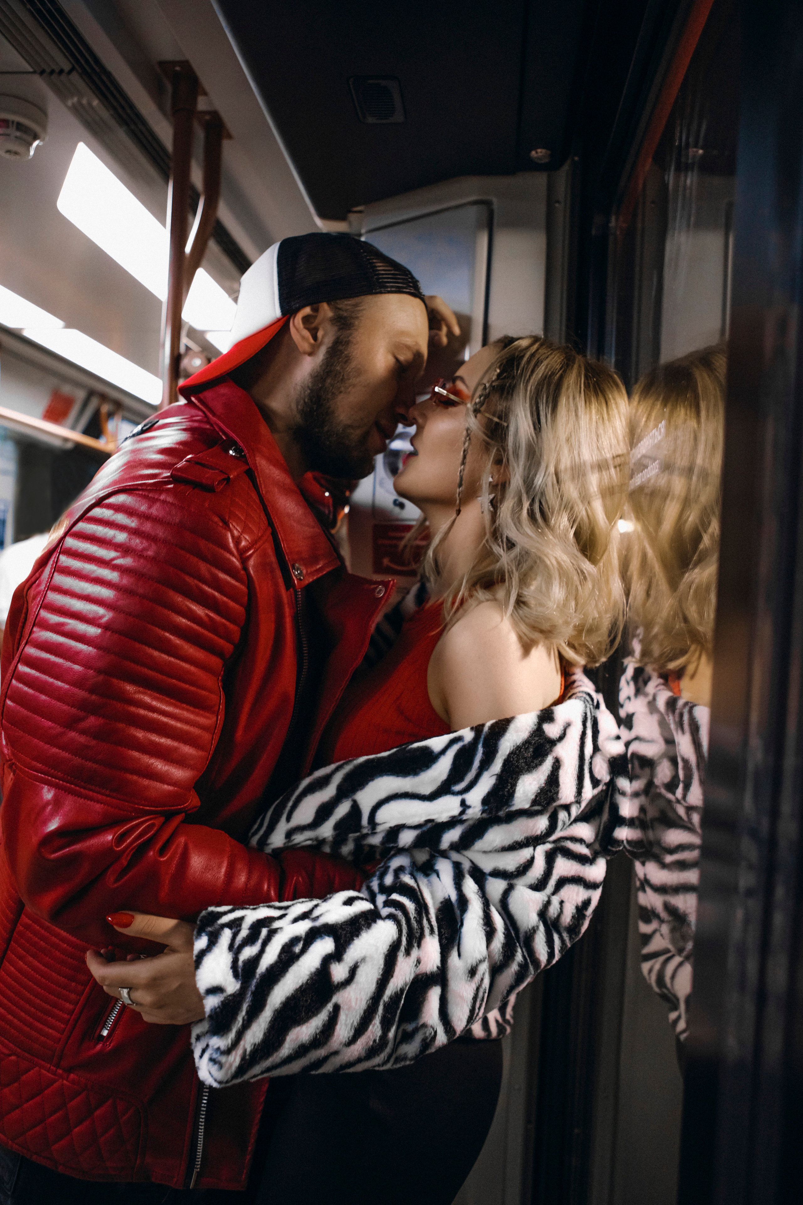 Лавстори в метро. Фотограф в Москве Ольга Сатони